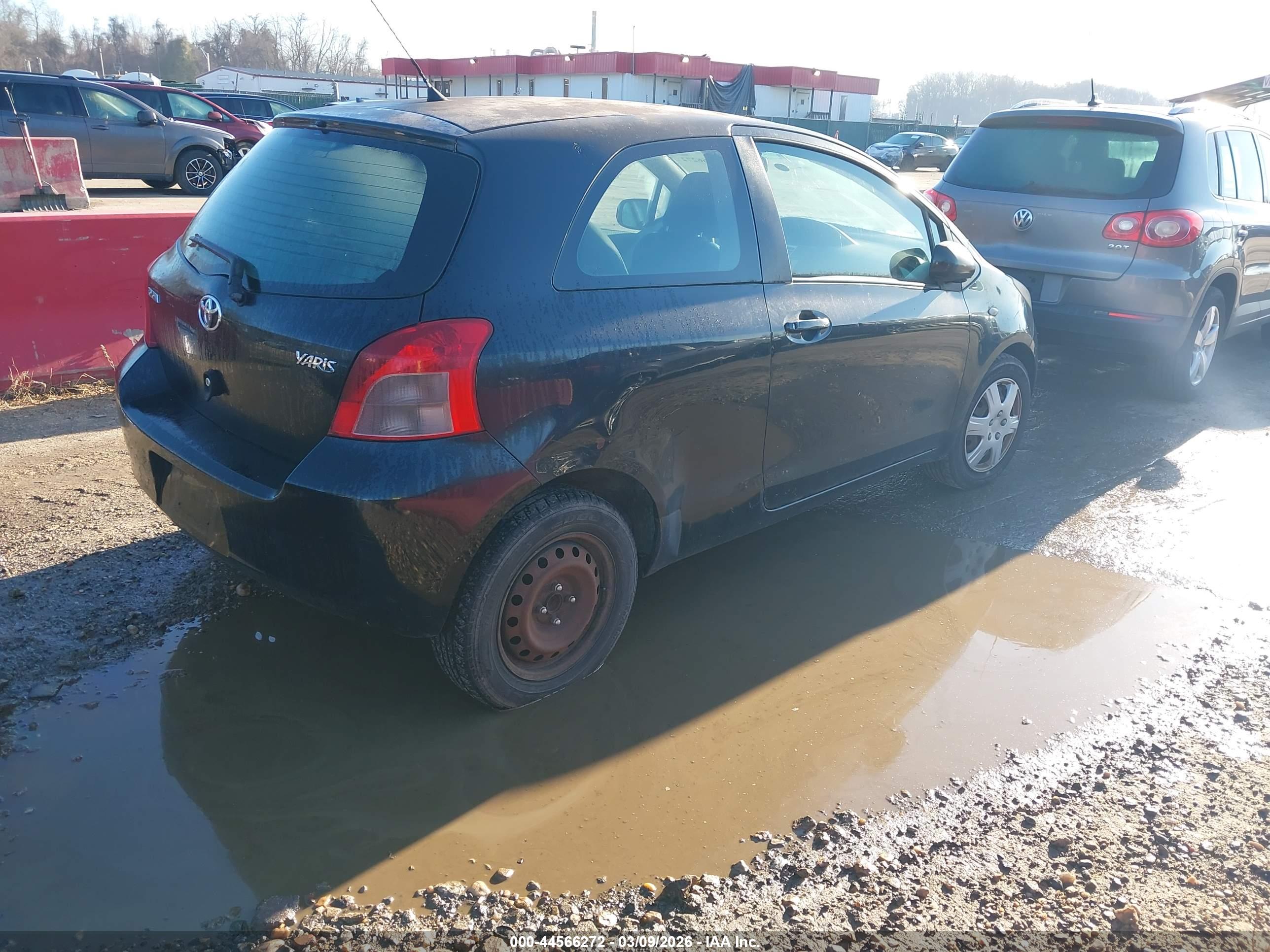 TOYOTA YARIS image 4