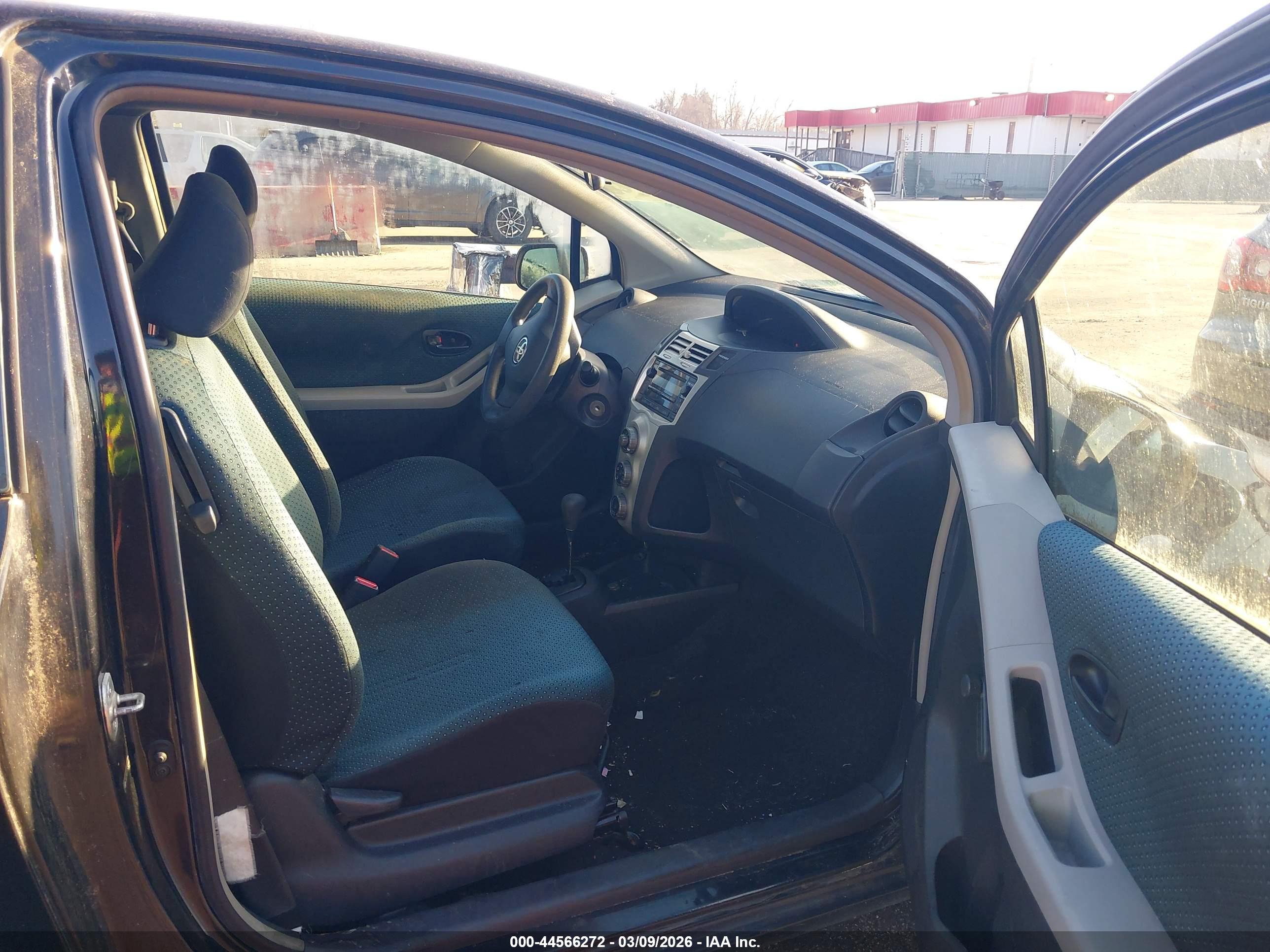 TOYOTA YARIS image 5