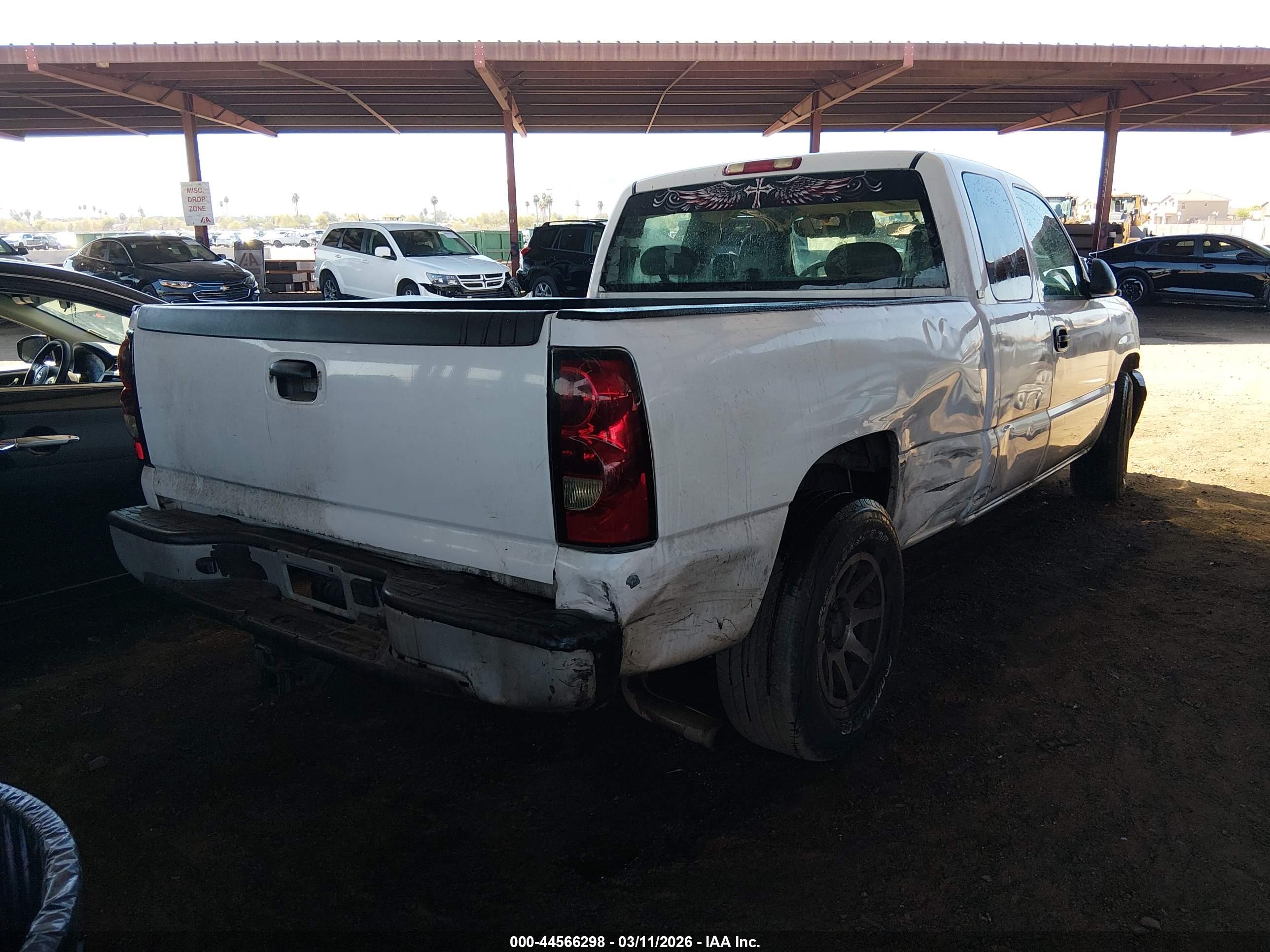 CHEVROLET SILVERADO image 4
