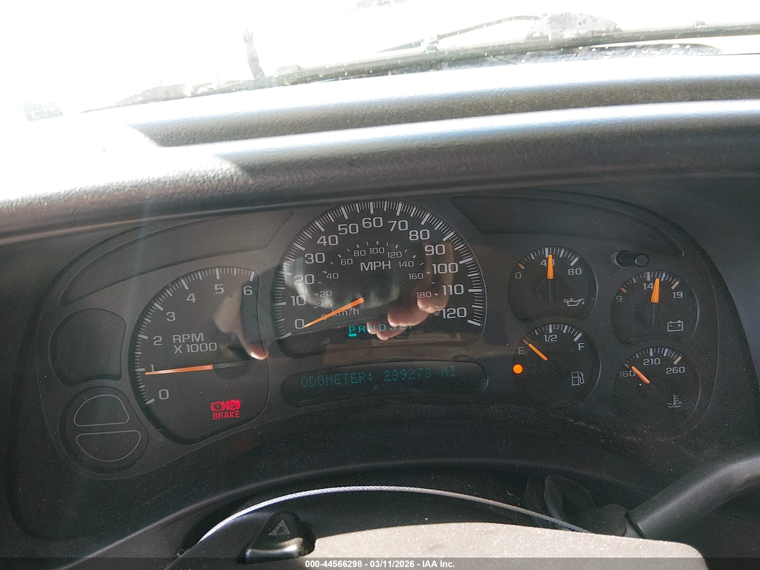 CHEVROLET SILVERADO image 7