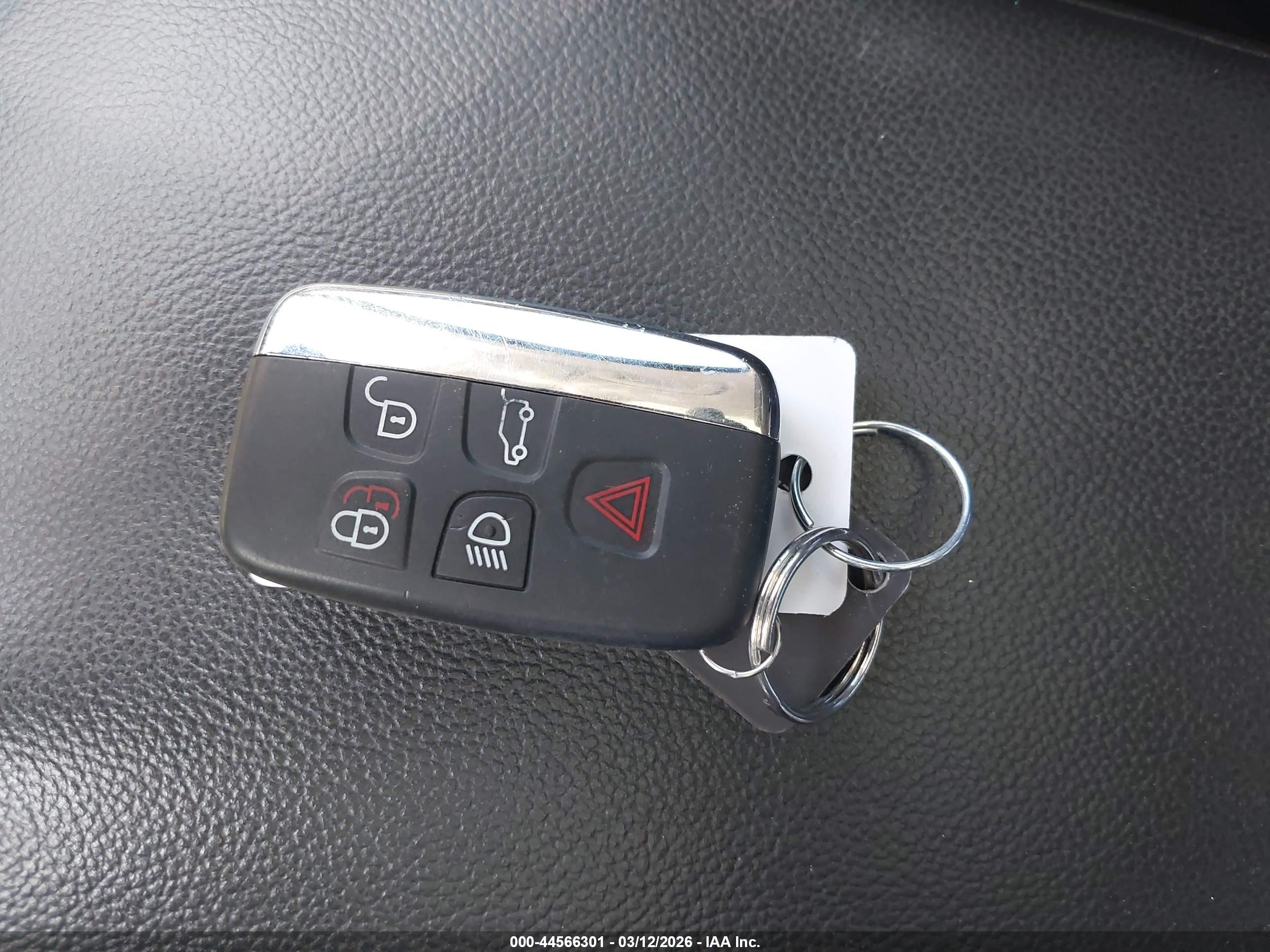 JAGUAR XE image 11