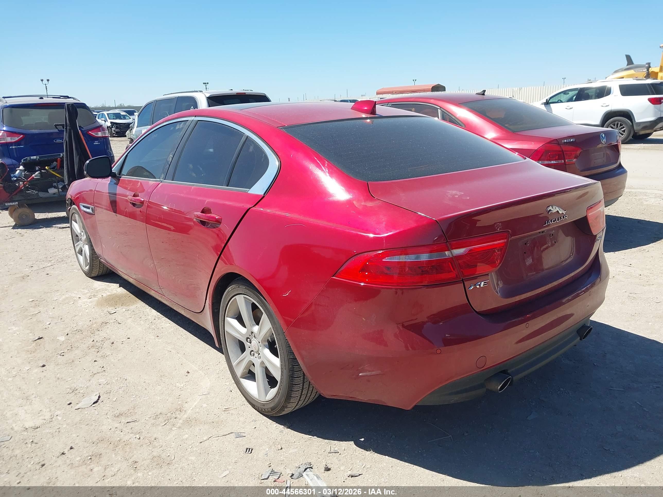 JAGUAR XE image 3