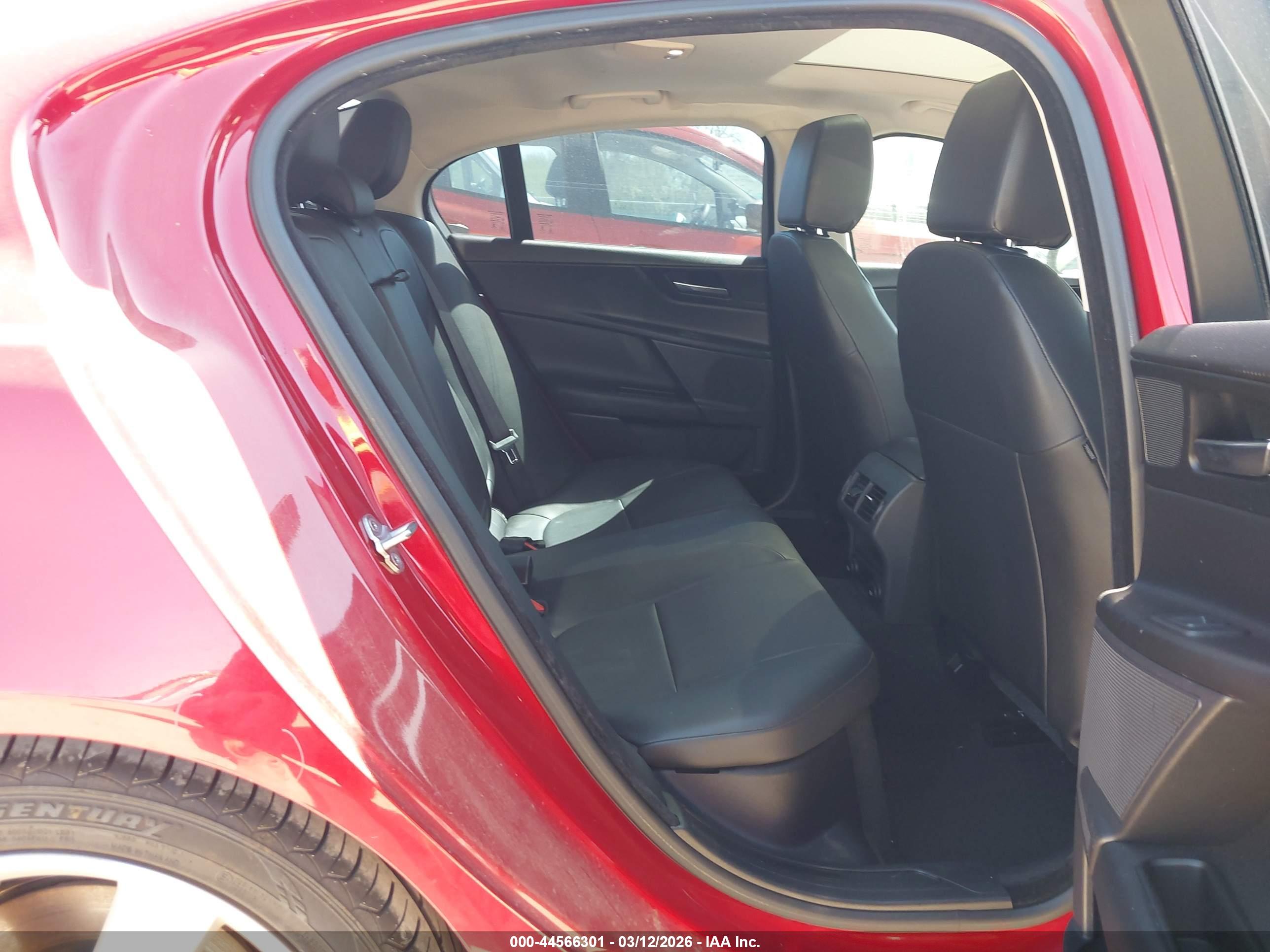 JAGUAR XE image 8
