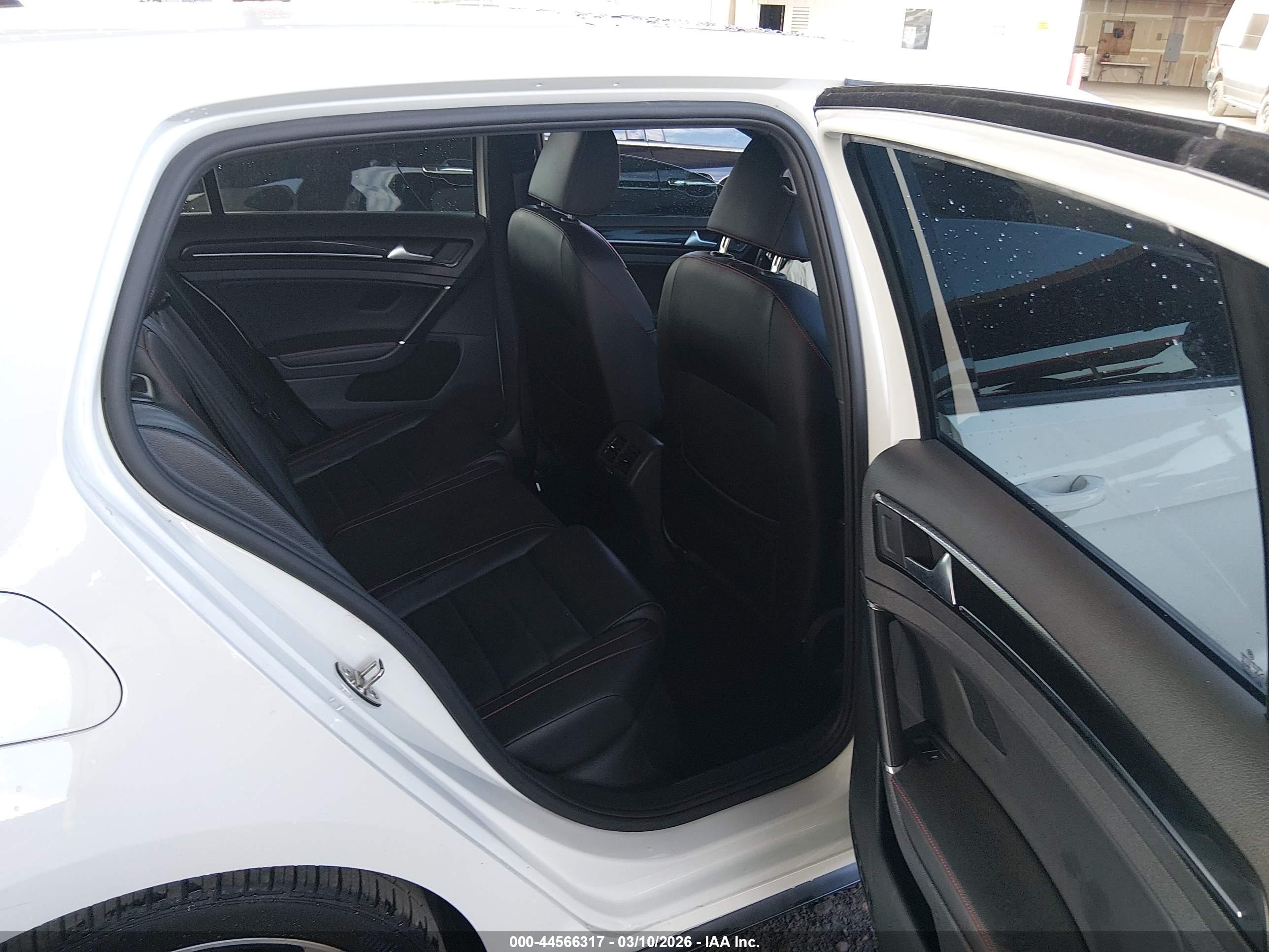 VOLKSWAGEN GOLF image 8