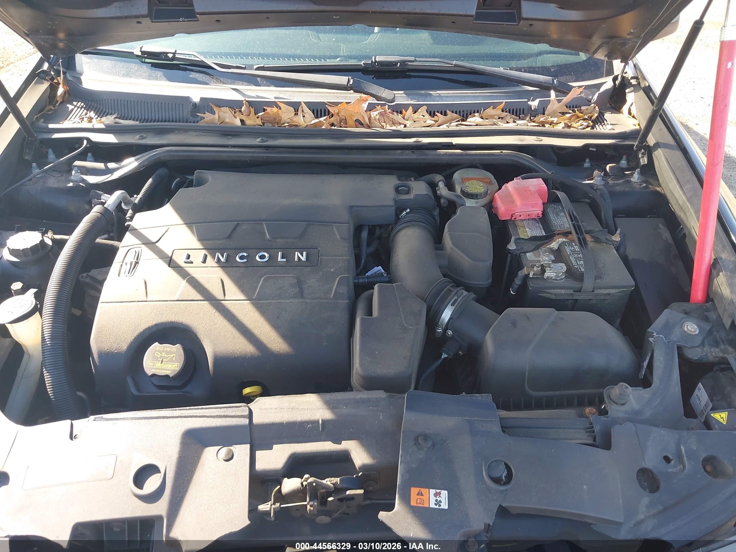 LINCOLN MKS image 10