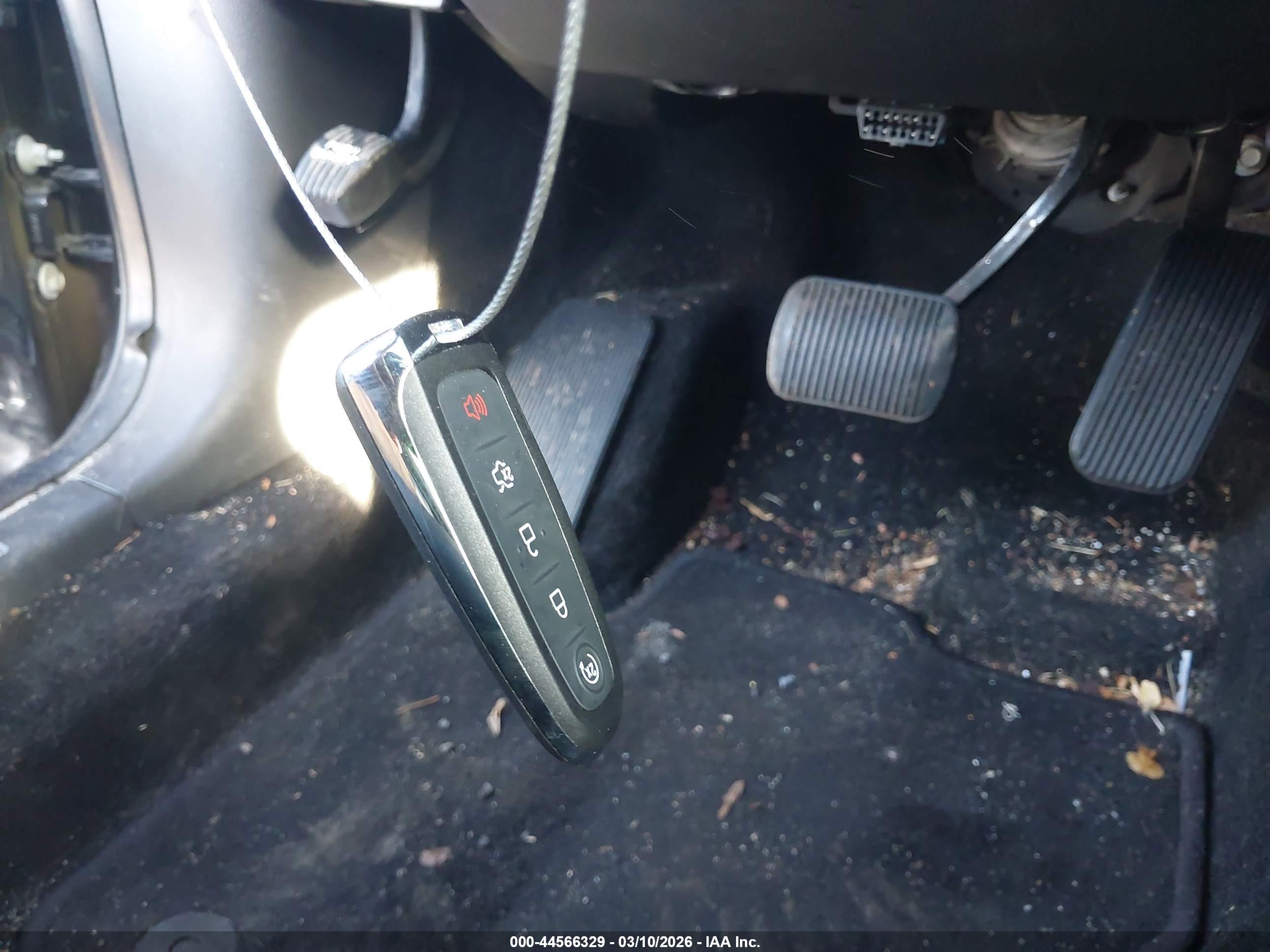 LINCOLN MKS image 11