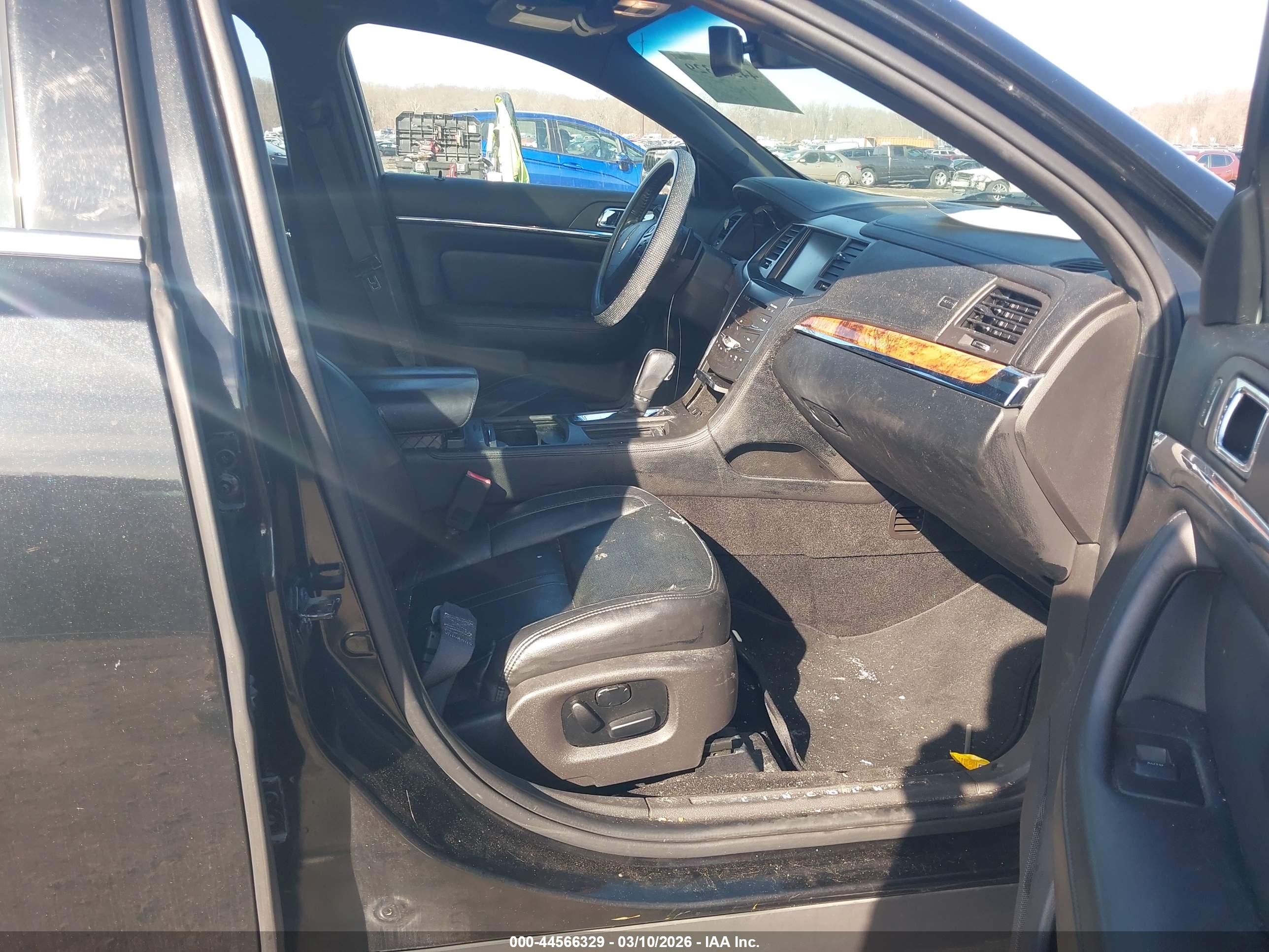LINCOLN MKS image 5