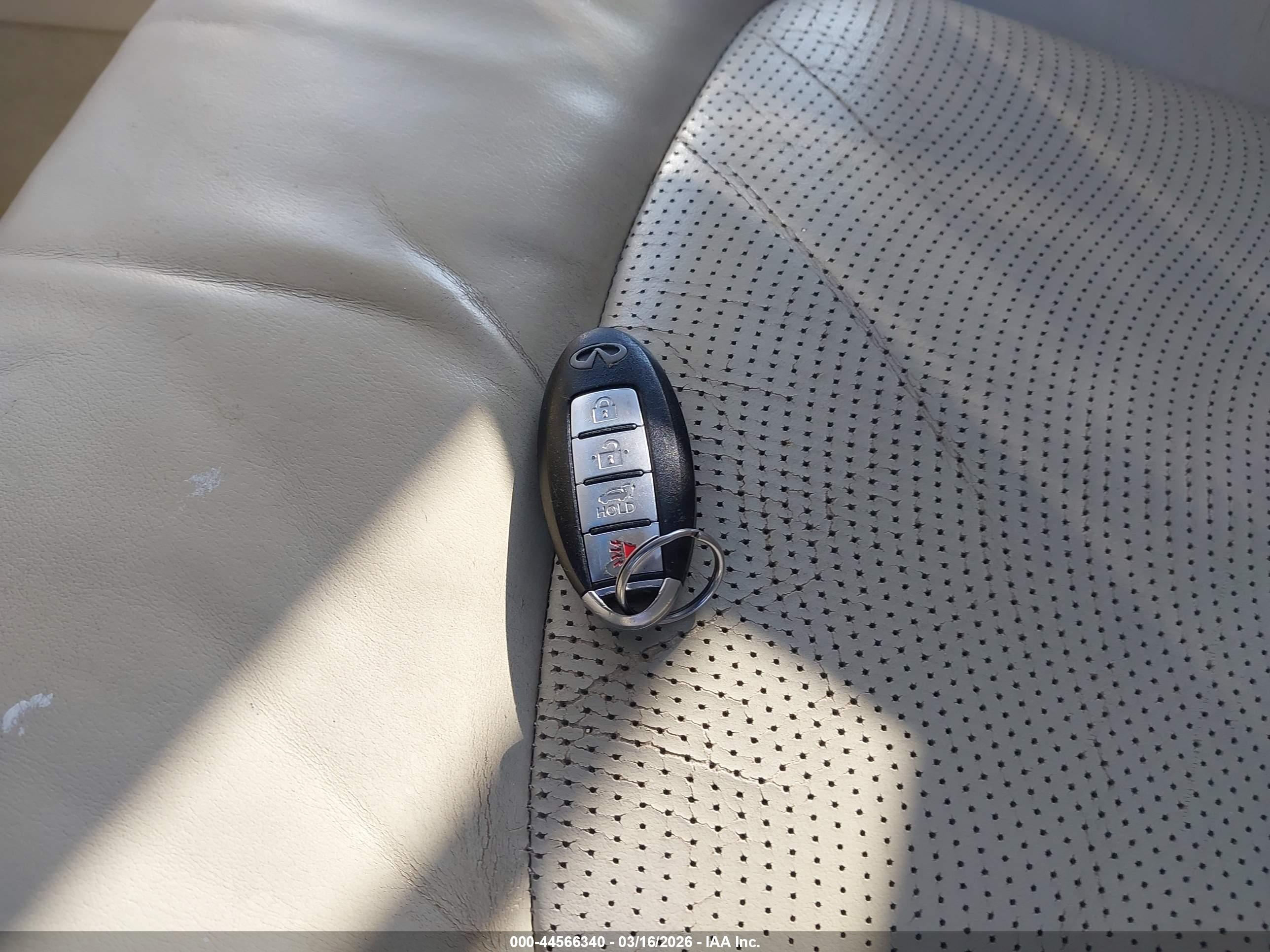 INFINITI QX56 image 11