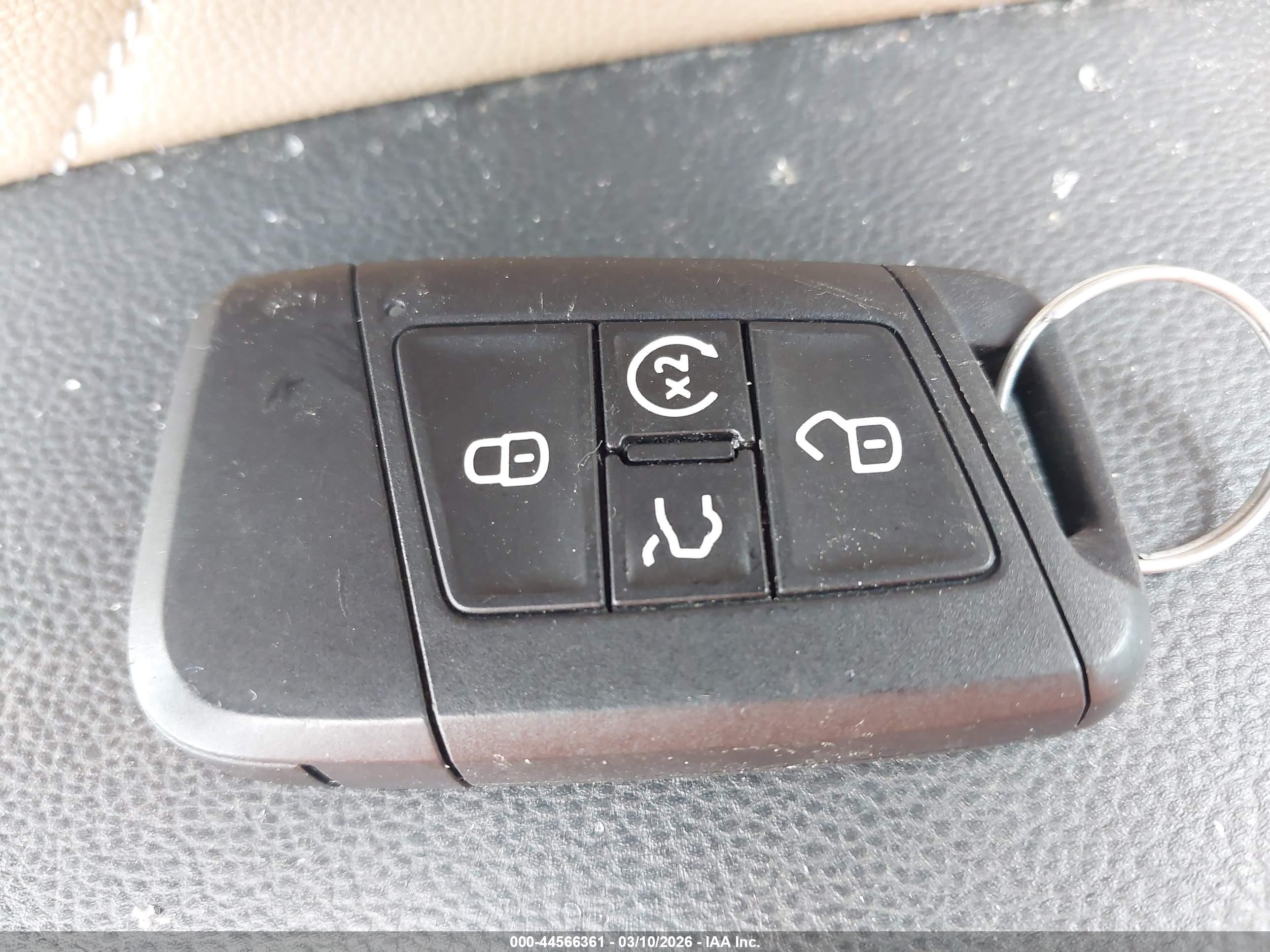 VOLKSWAGEN TIGUAN image 11