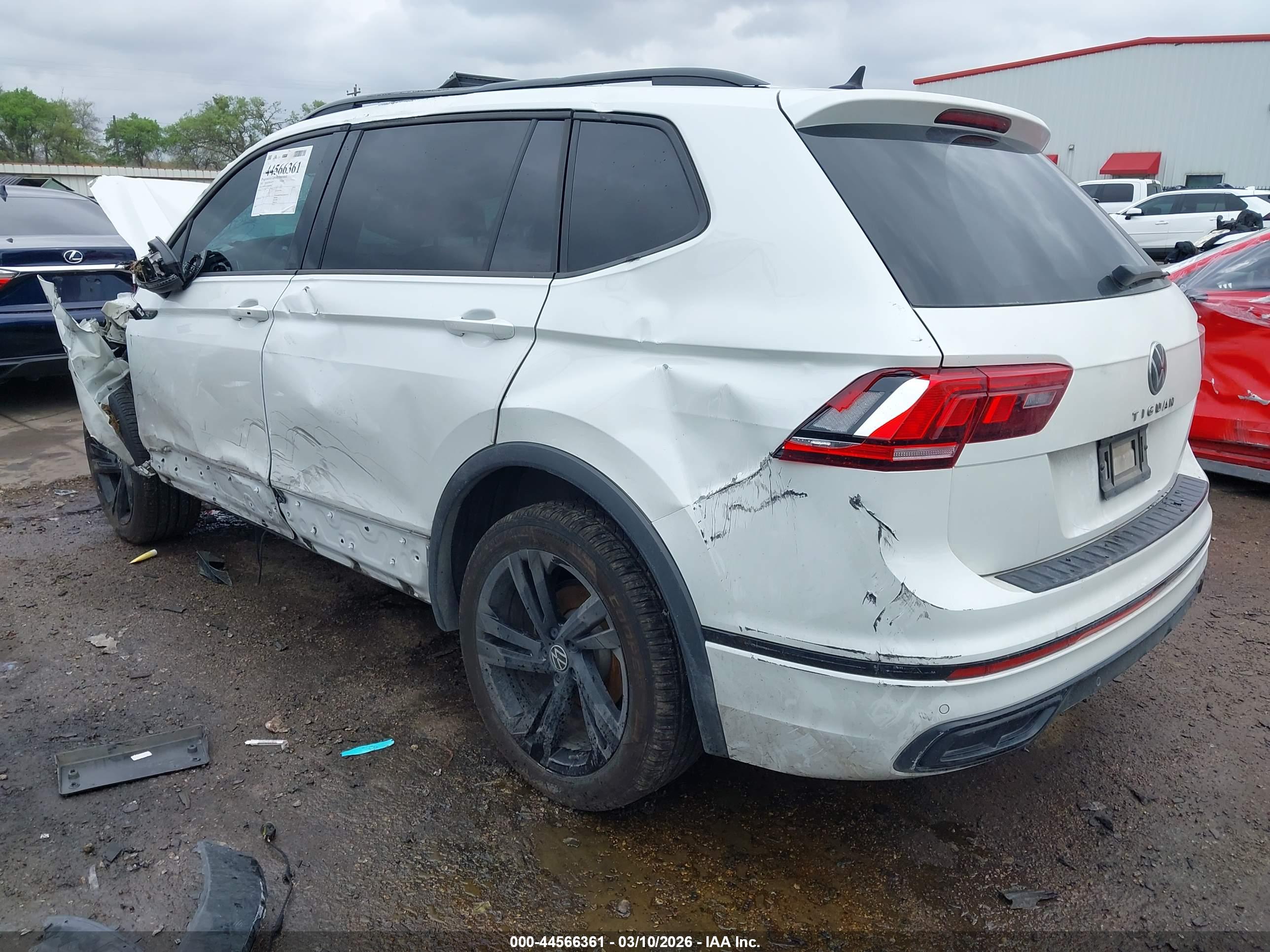 VOLKSWAGEN TIGUAN image 3