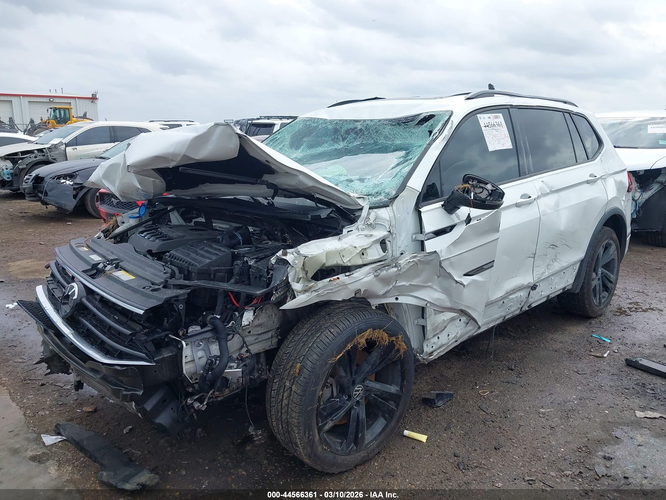 VOLKSWAGEN TIGUAN image 6