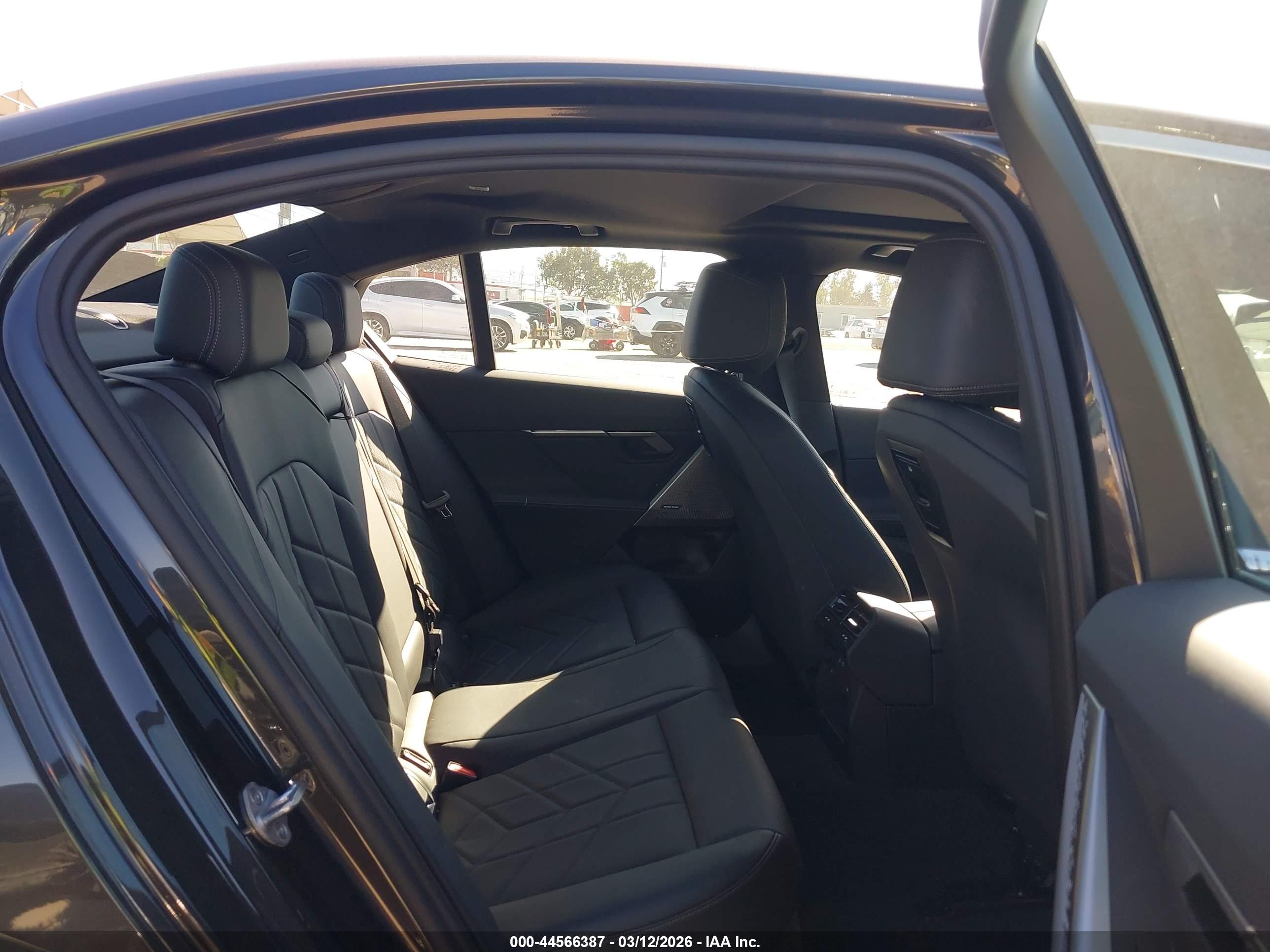 BMW I5 image 8
