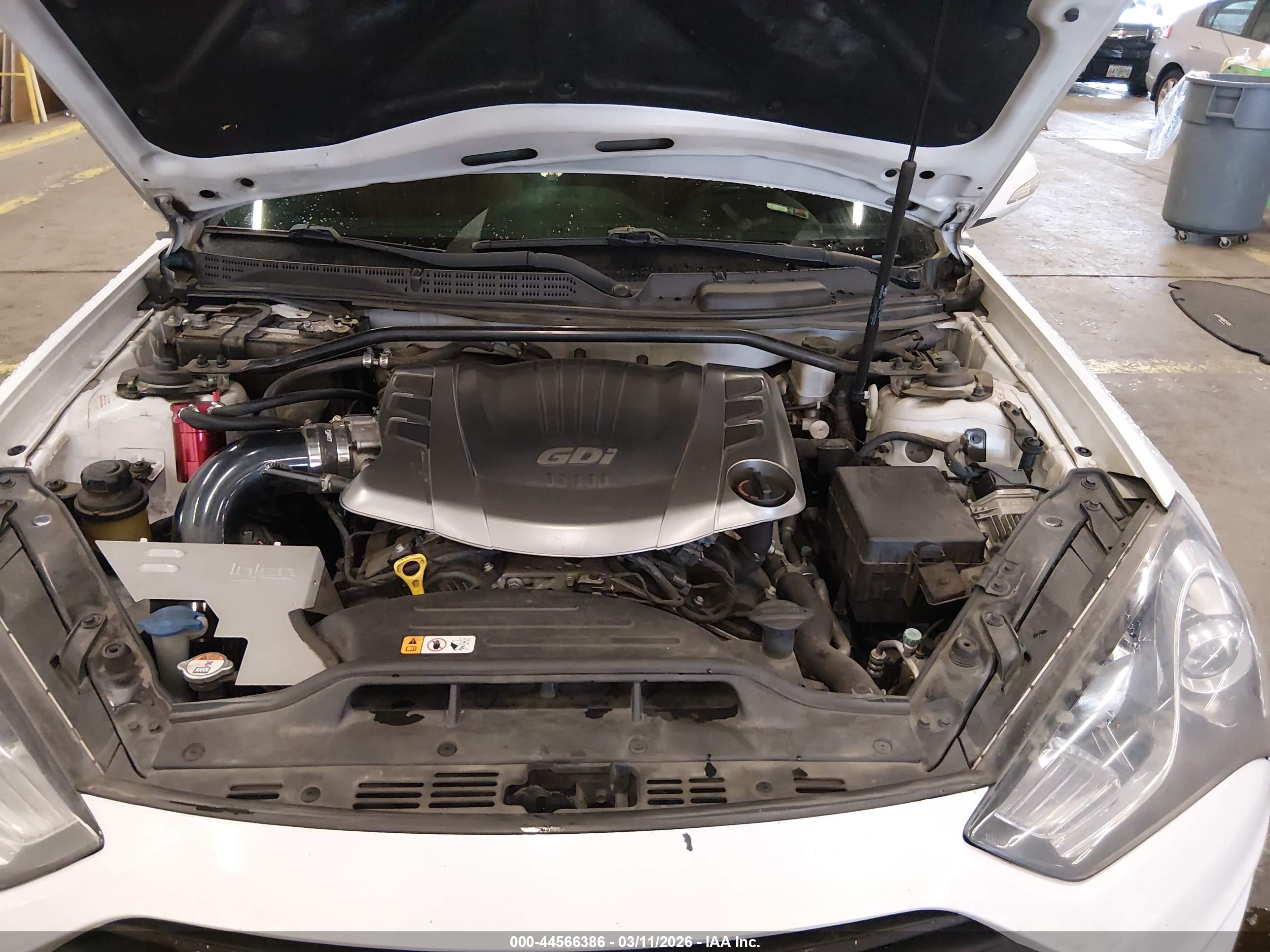 HYUNDAI GENESIS image 10