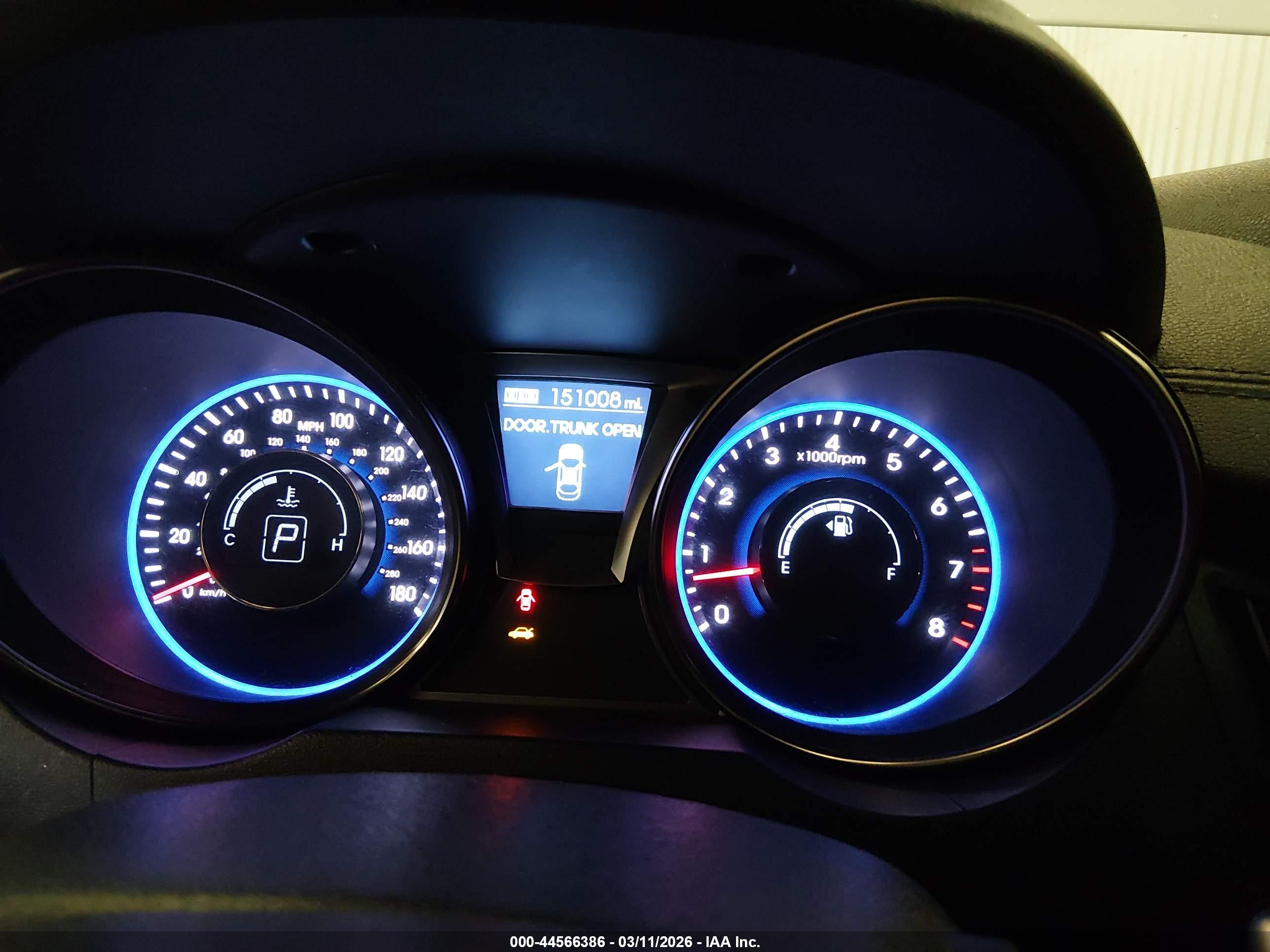 HYUNDAI GENESIS image 7