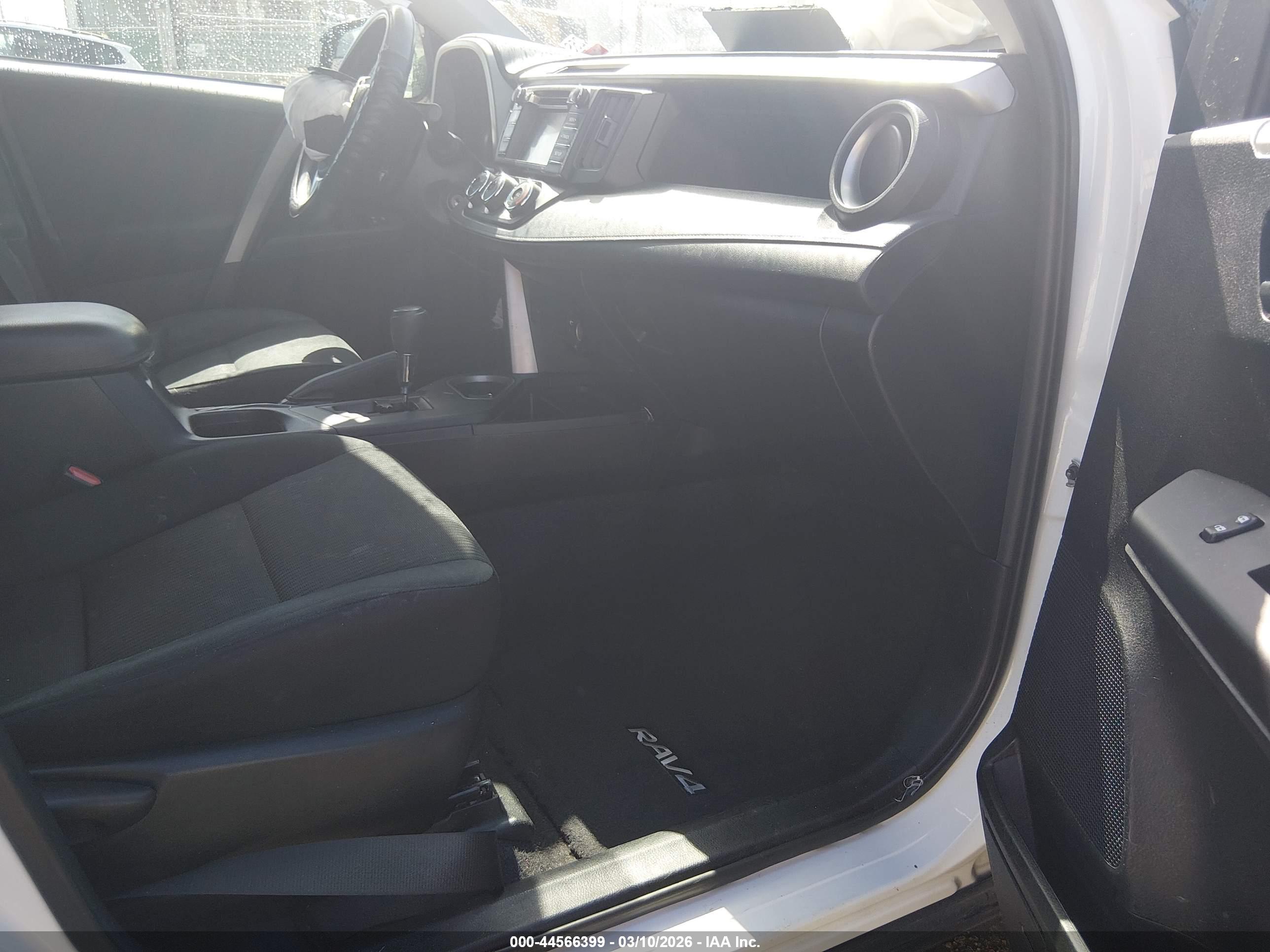 TOYOTA RAV4 image 5