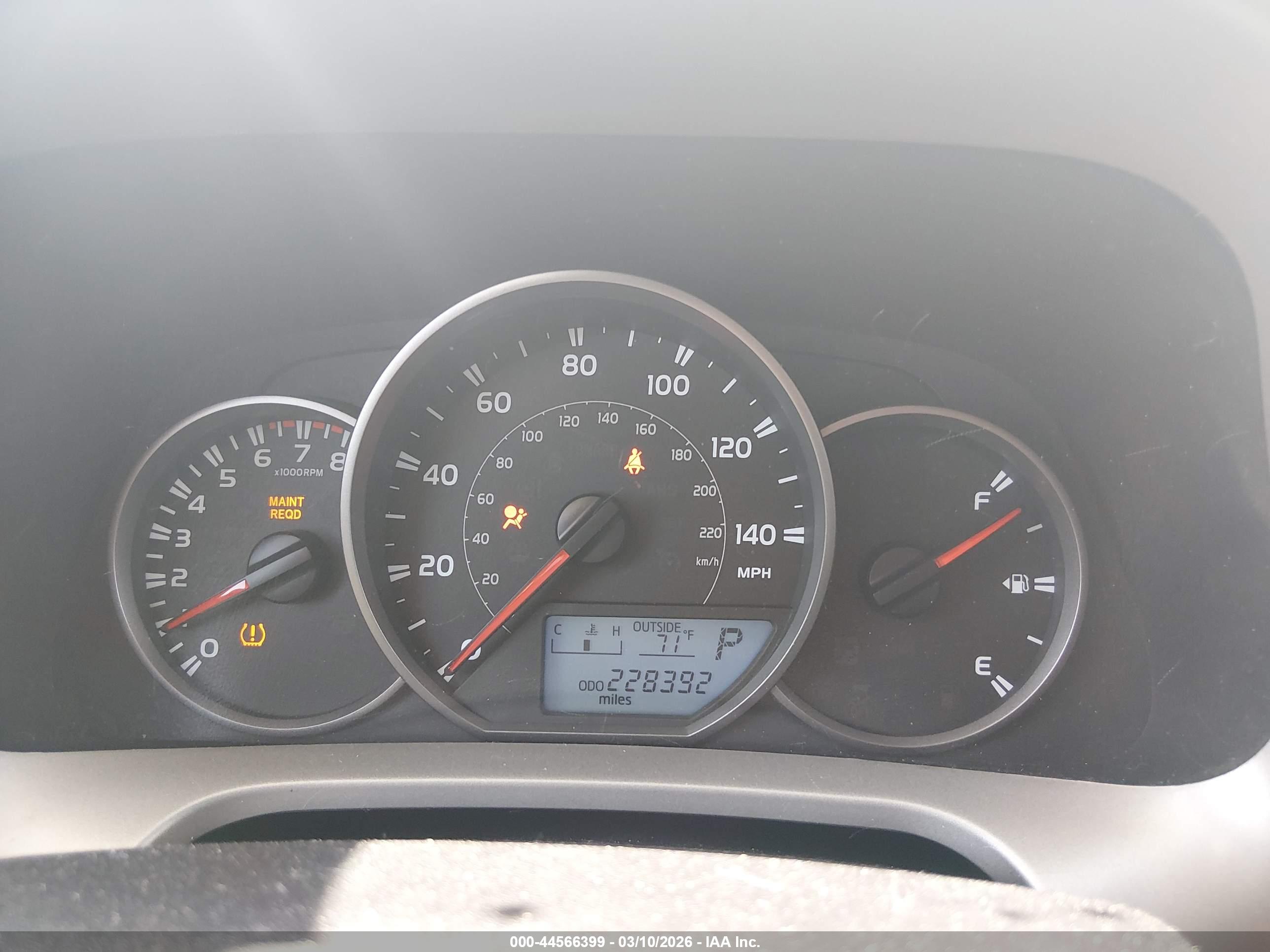TOYOTA RAV4 image 7