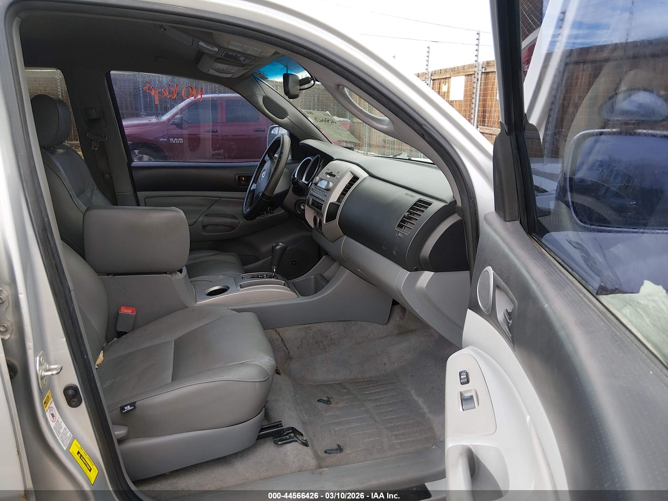 TOYOTA TACOMA image 5