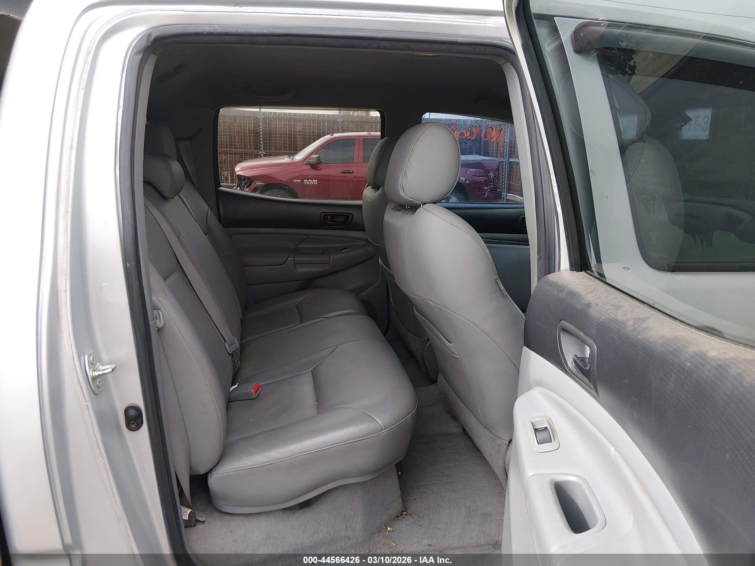 TOYOTA TACOMA image 8