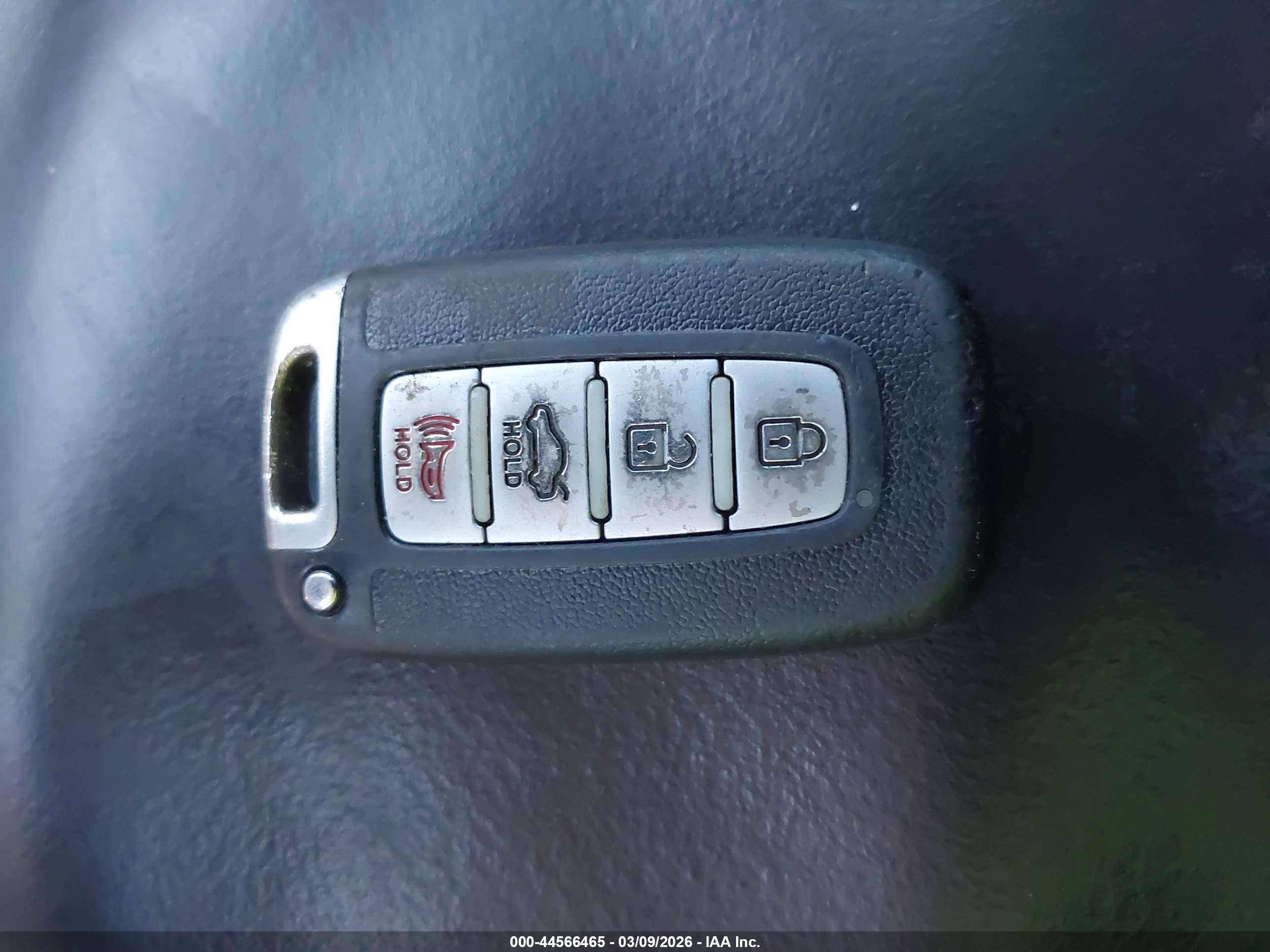 HYUNDAI AZERA image 11