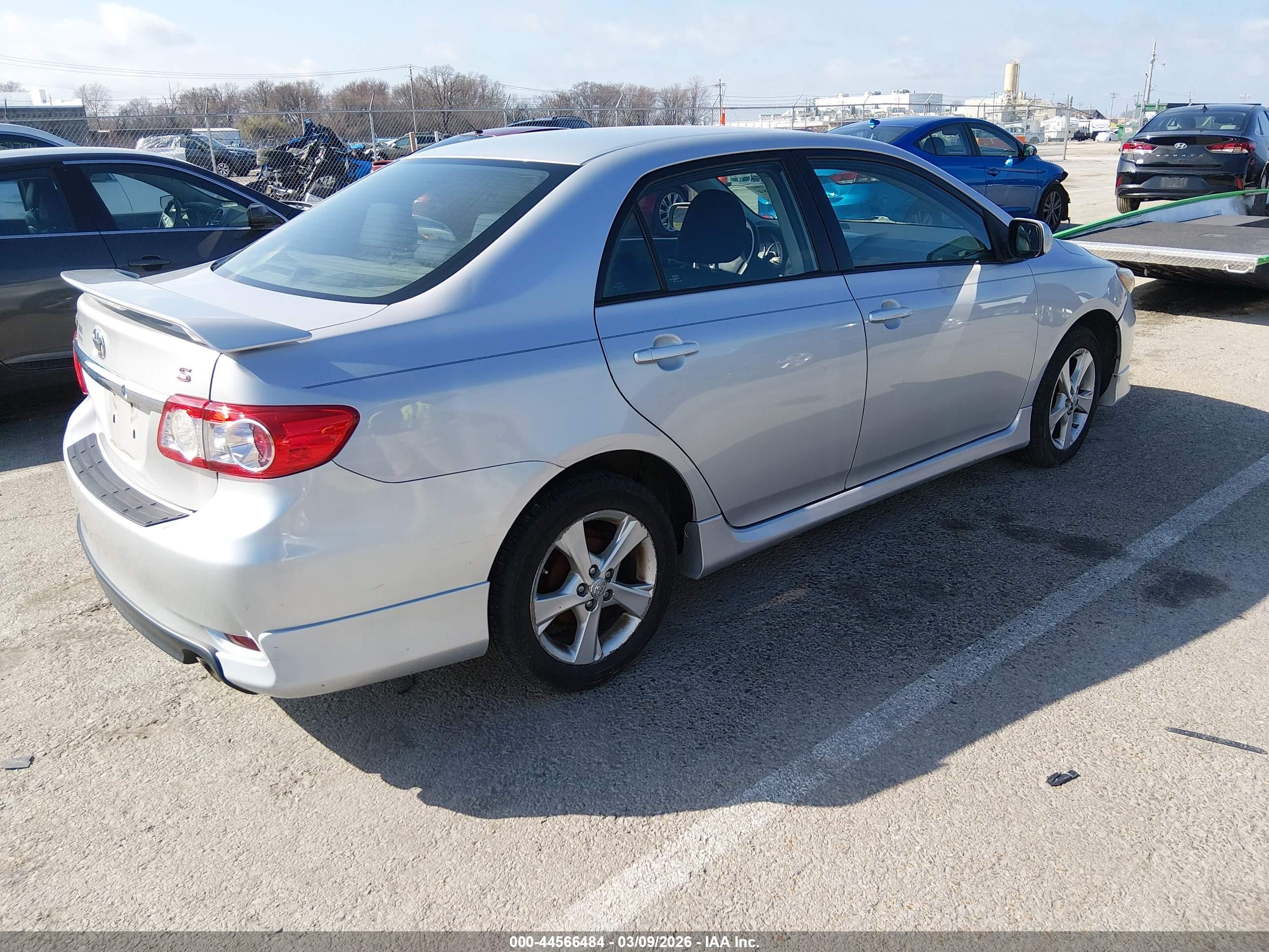 TOYOTA COROLLA image 4