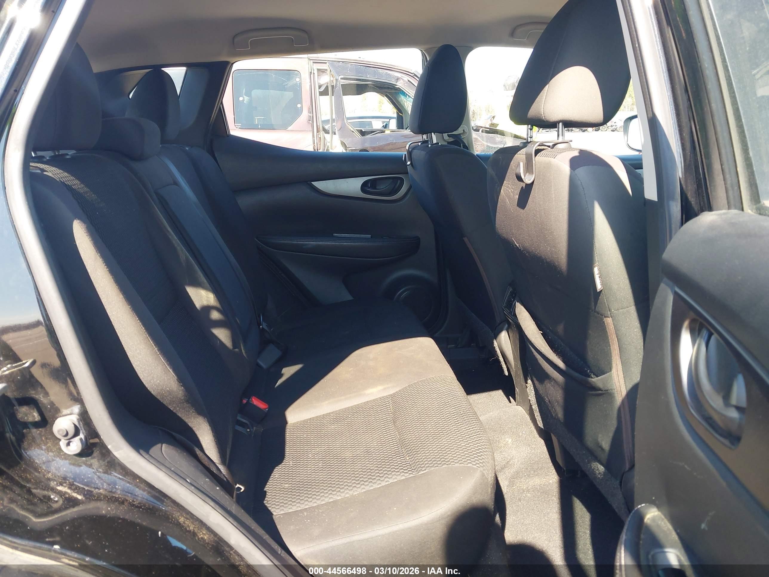 NISSAN ROGUE image 8