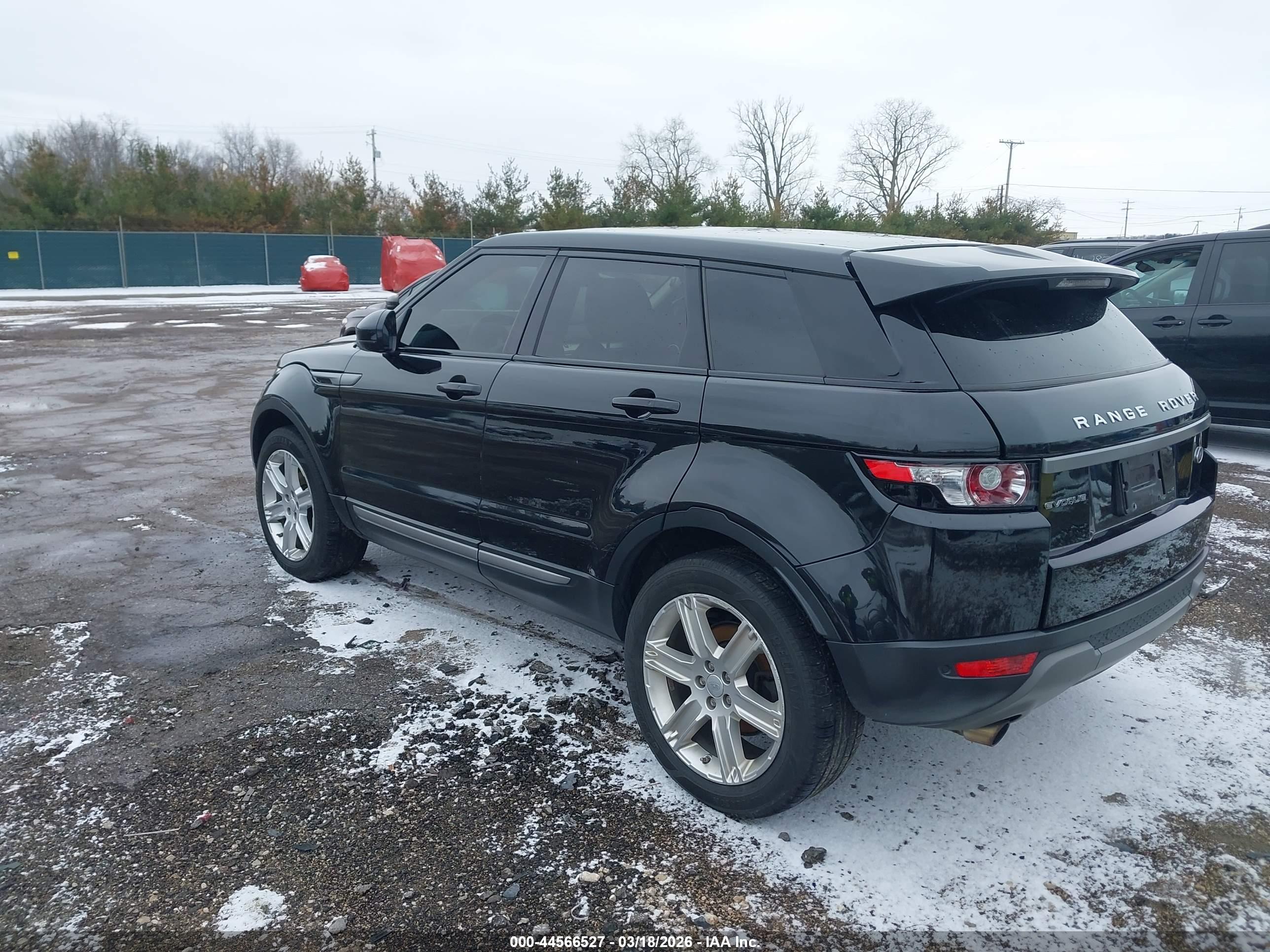 LAND ROVER image 3