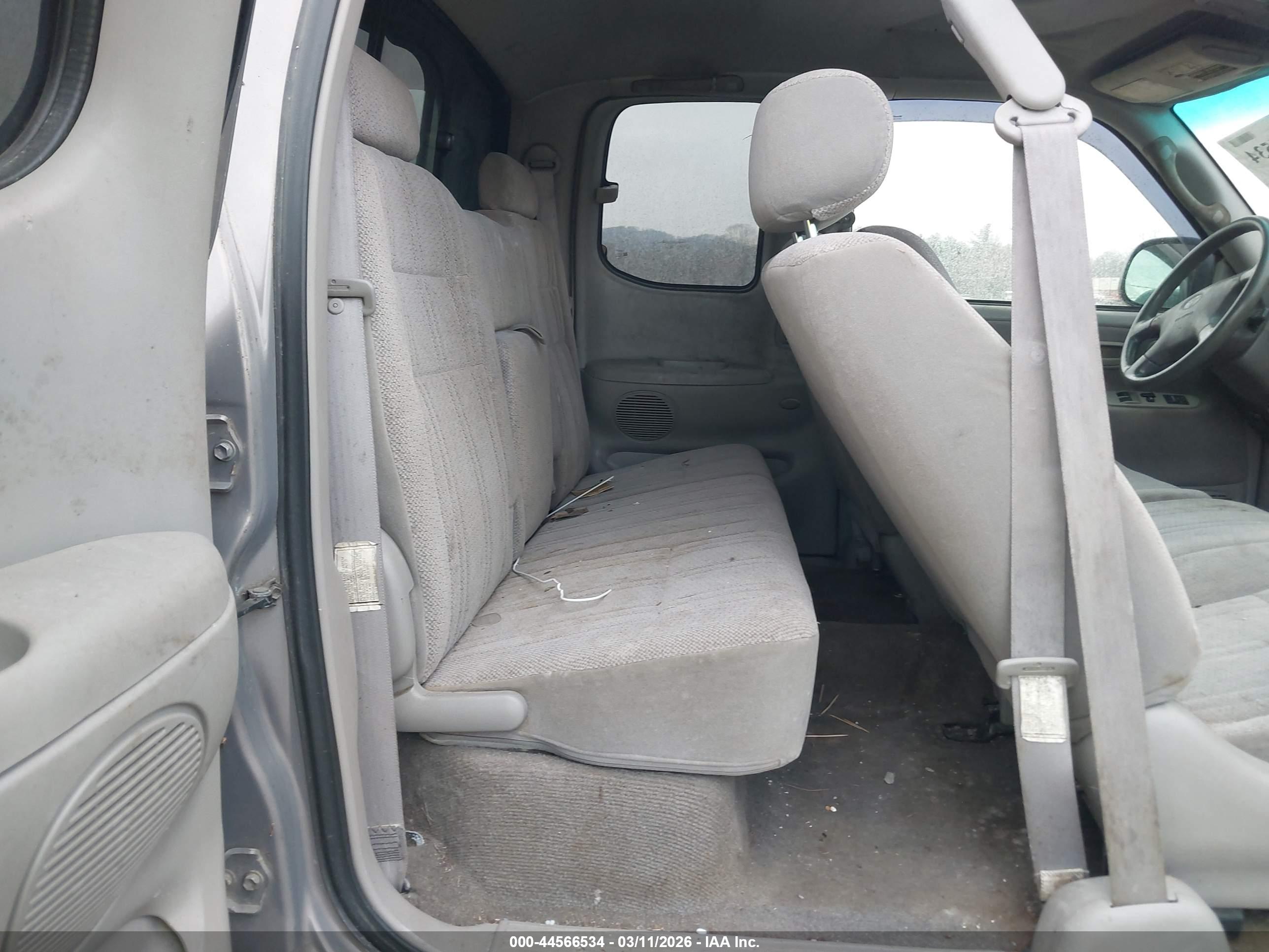 TOYOTA TUNDRA image 8