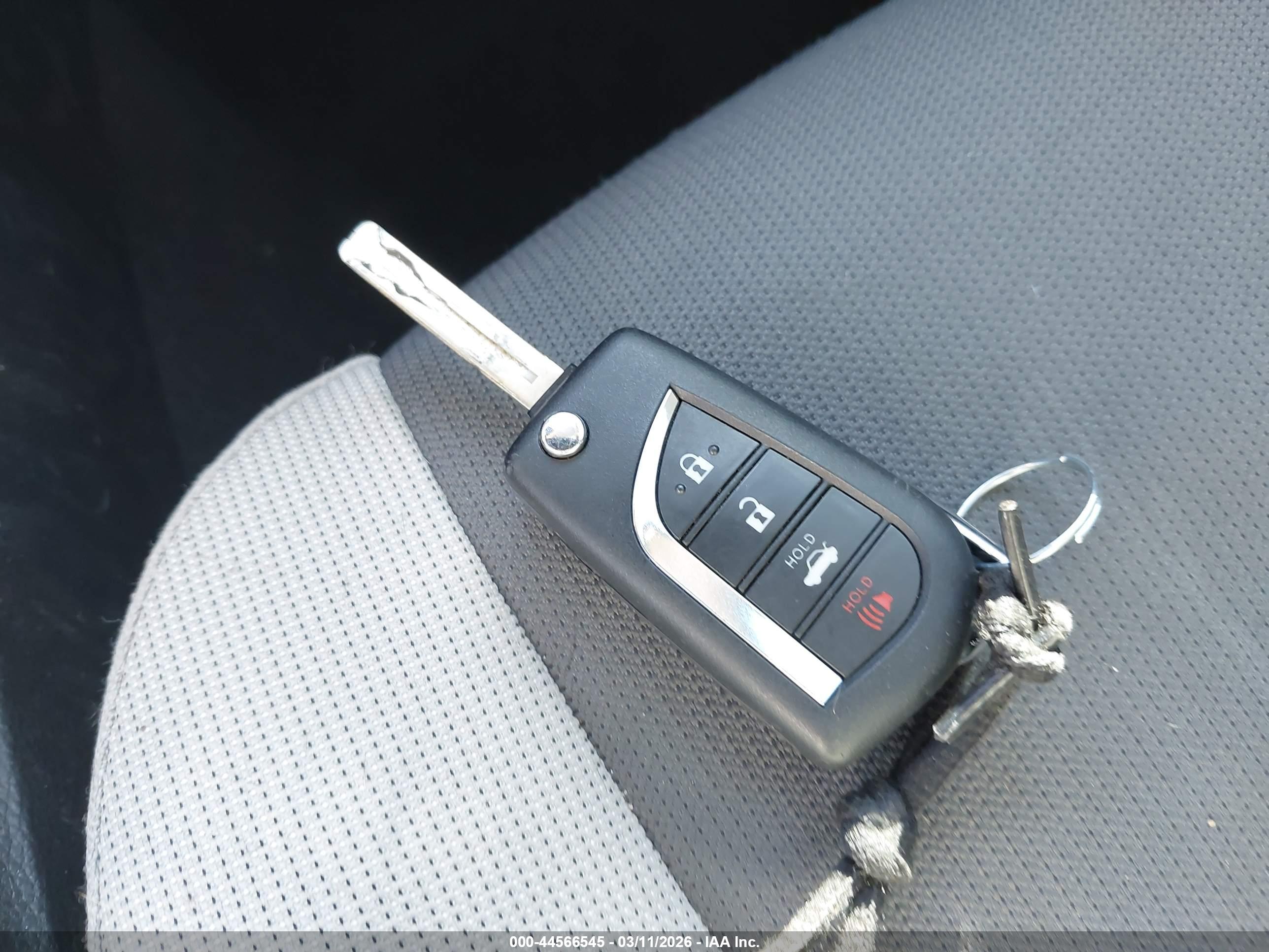 TOYOTA COROLLA image 11
