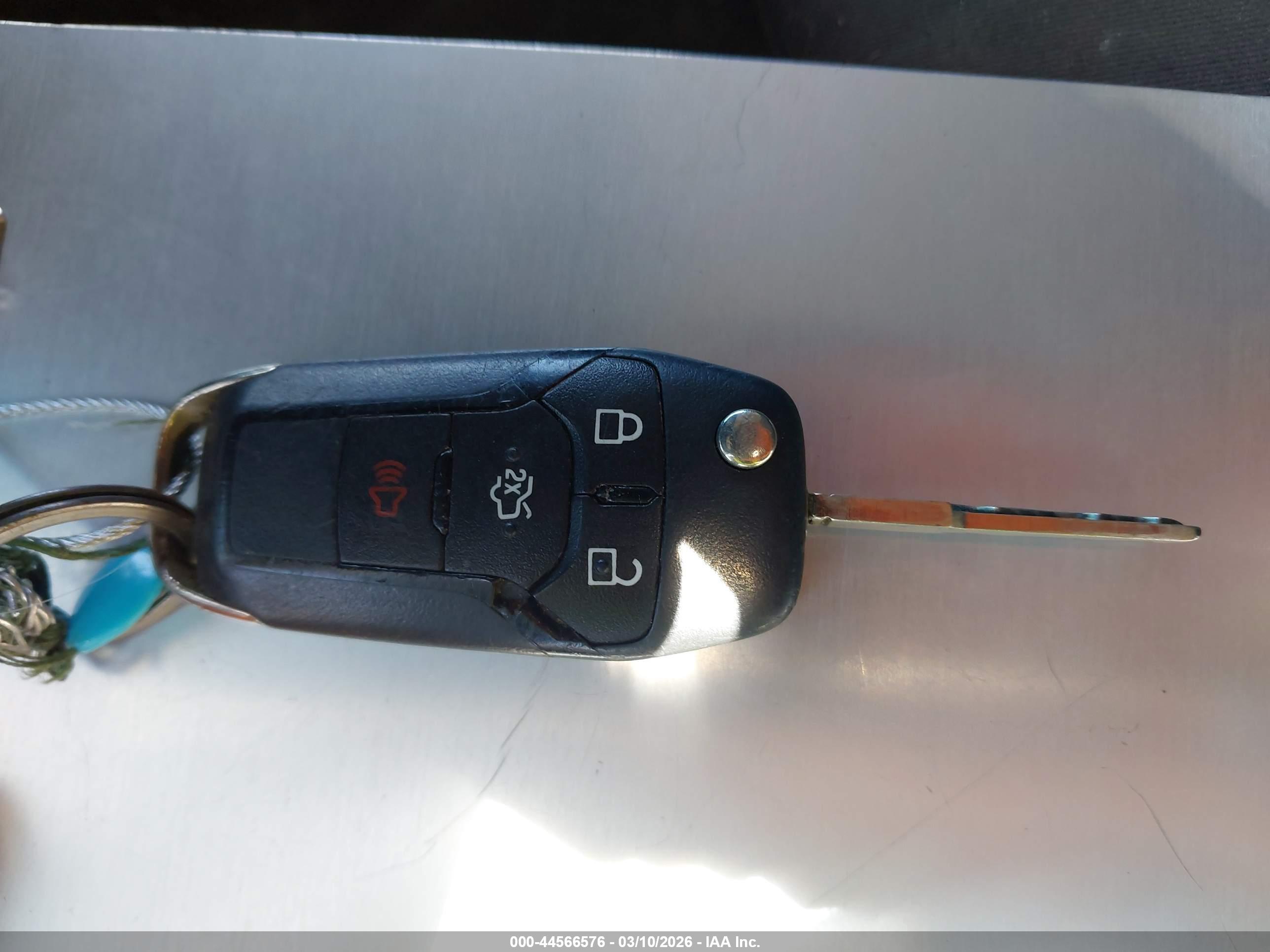 FORD FUSION image 11