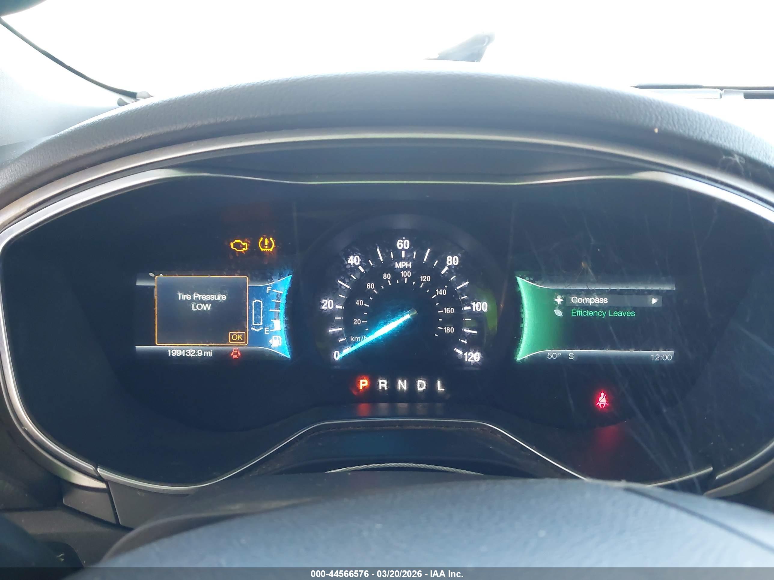FORD FUSION image 7