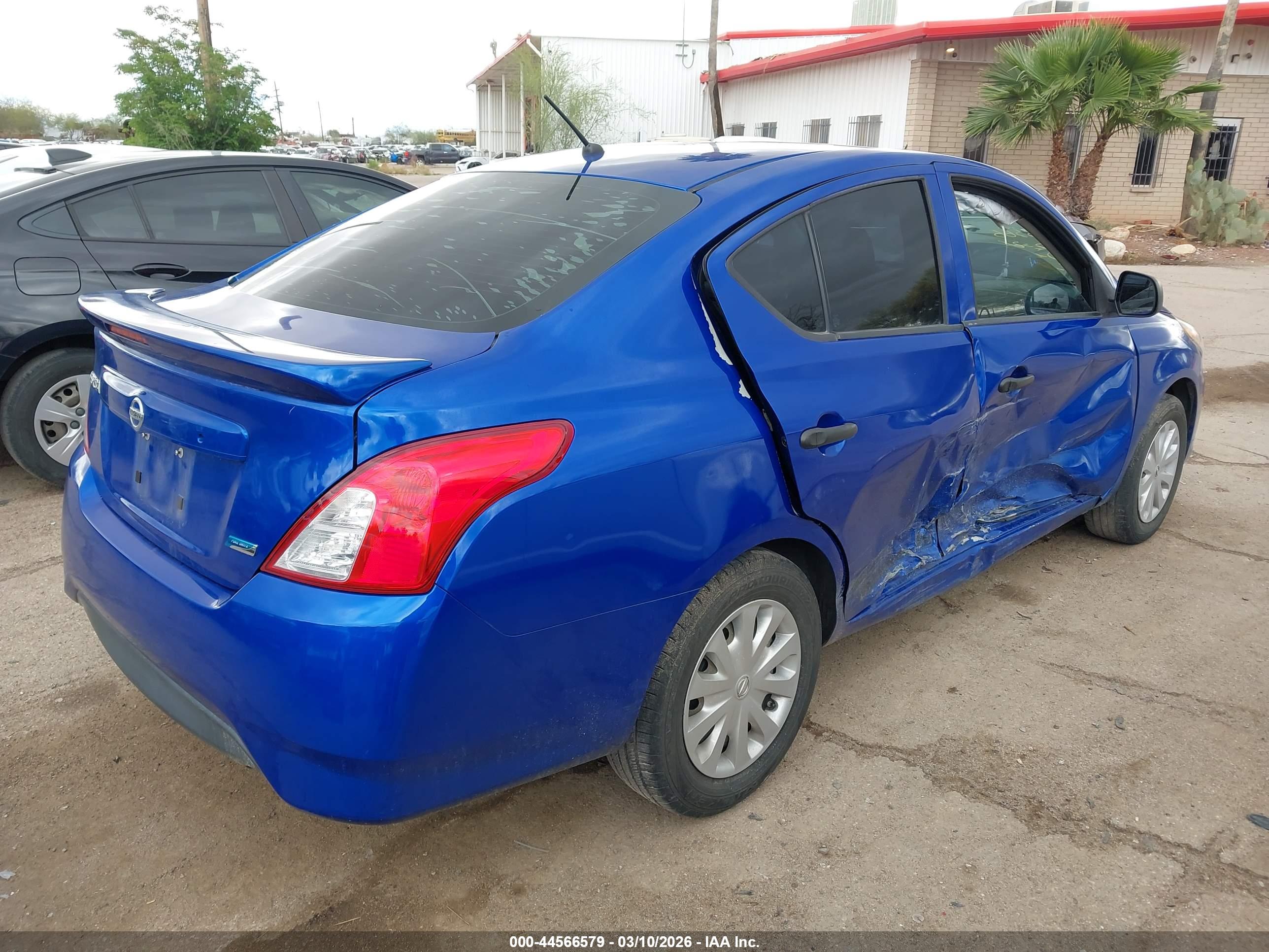NISSAN VERSA image 4