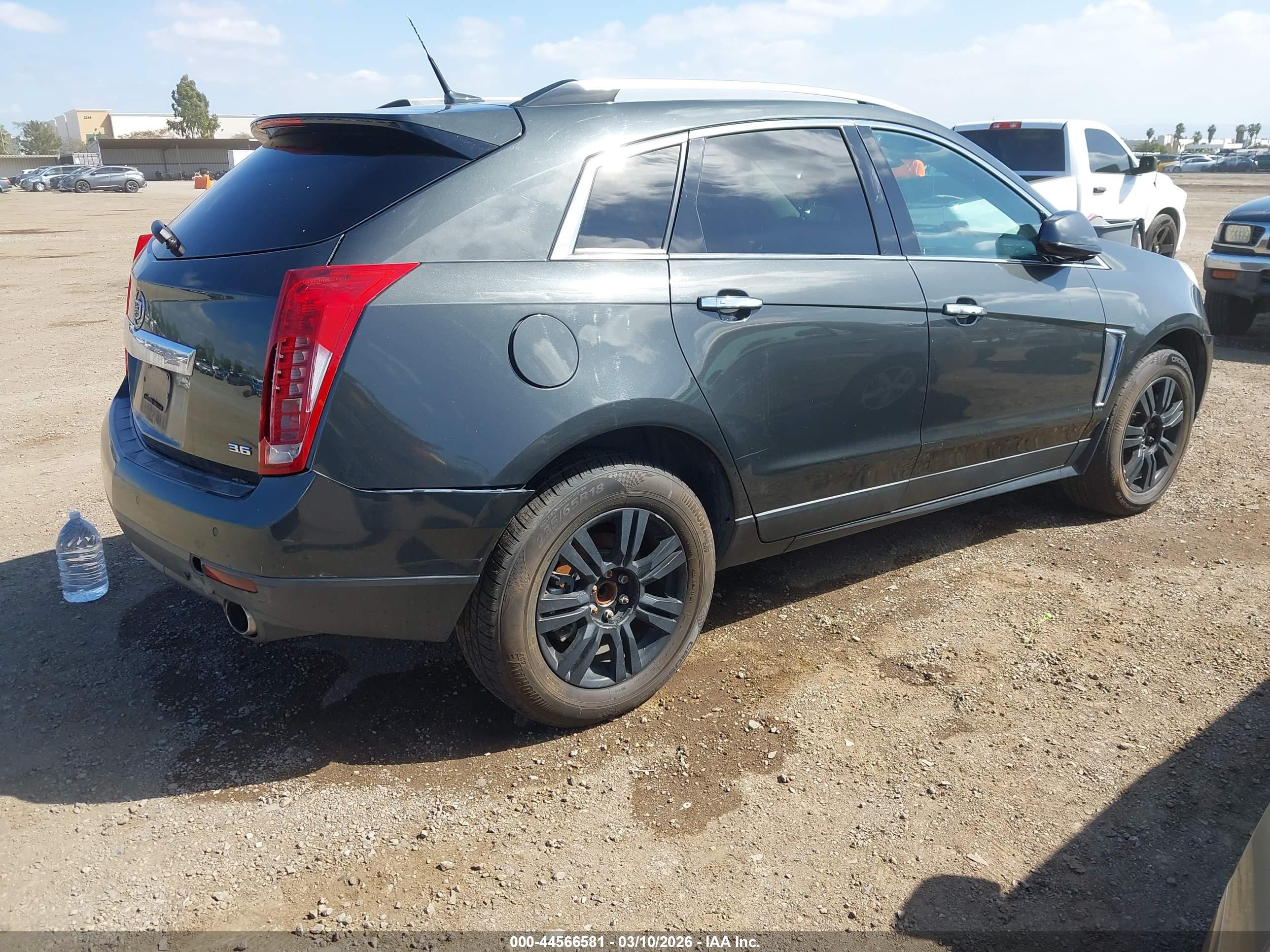 CADILLAC SRX image 4