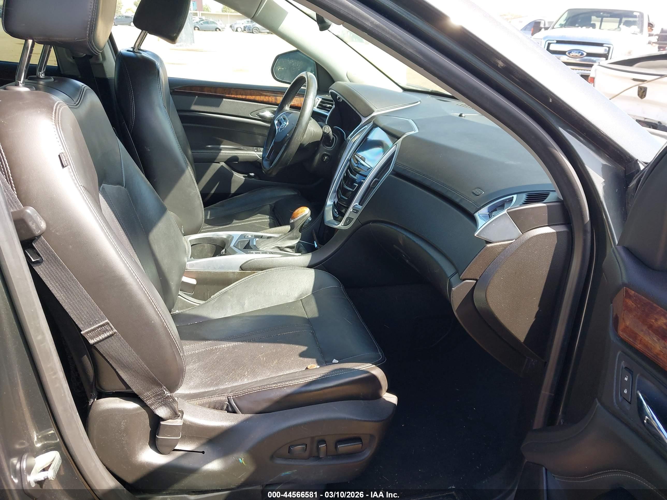 CADILLAC SRX image 5