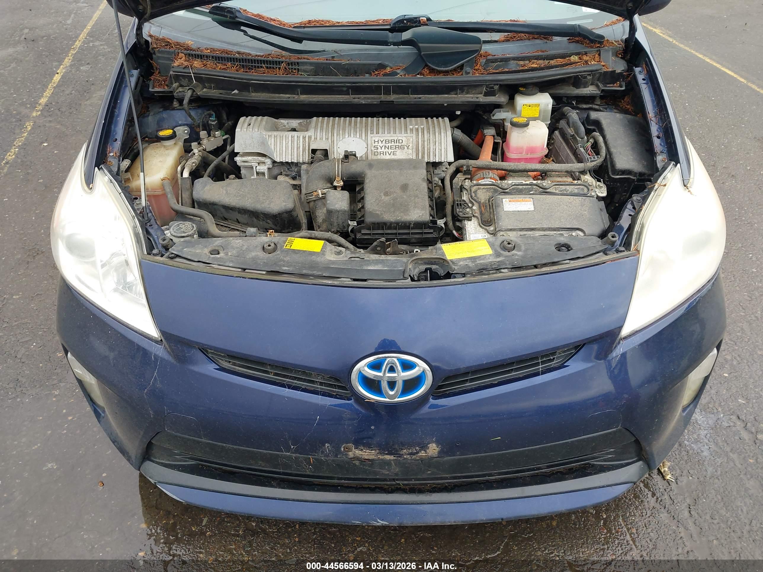 TOYOTA PRIUS image 10
