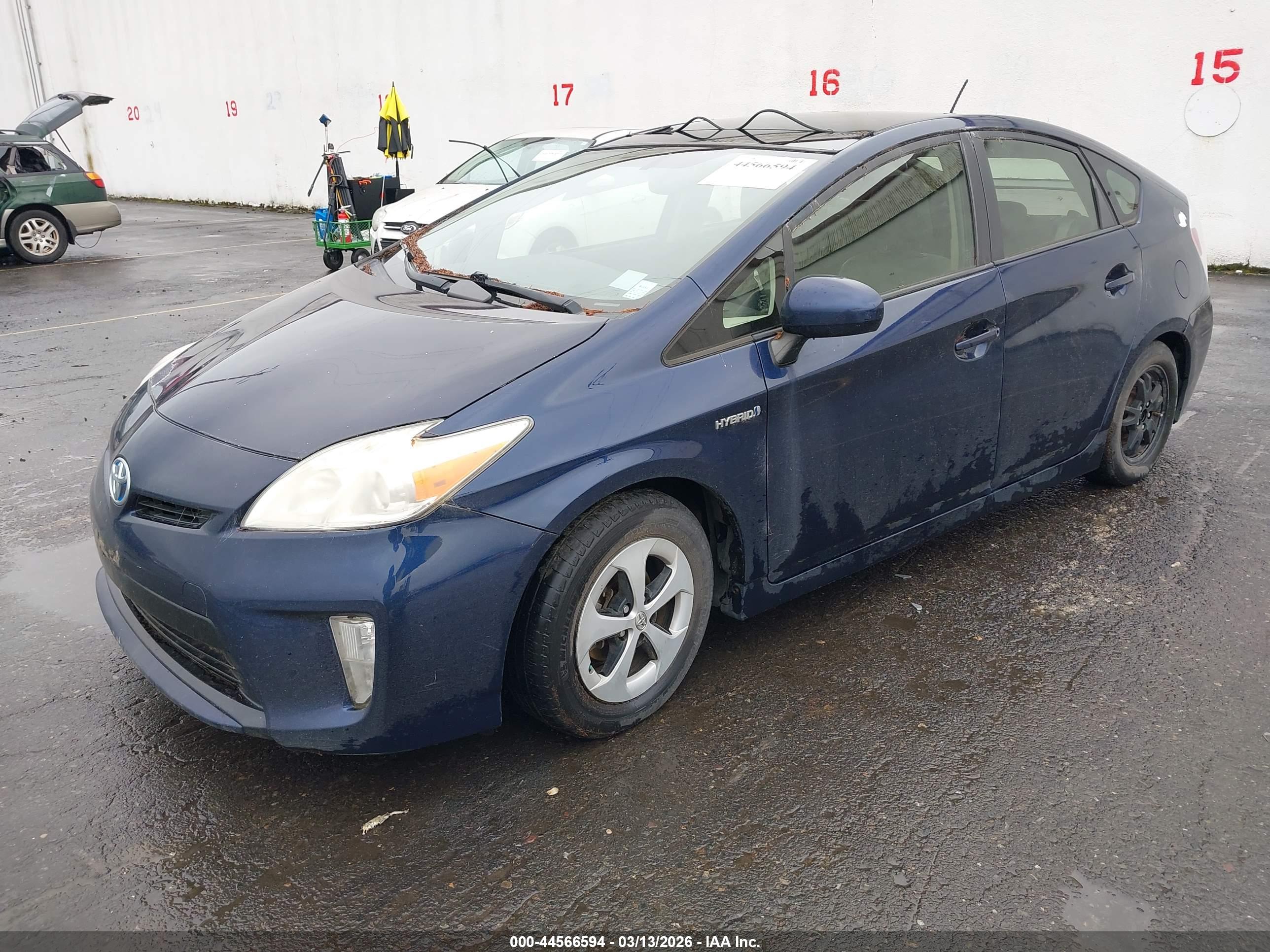 TOYOTA PRIUS image 2