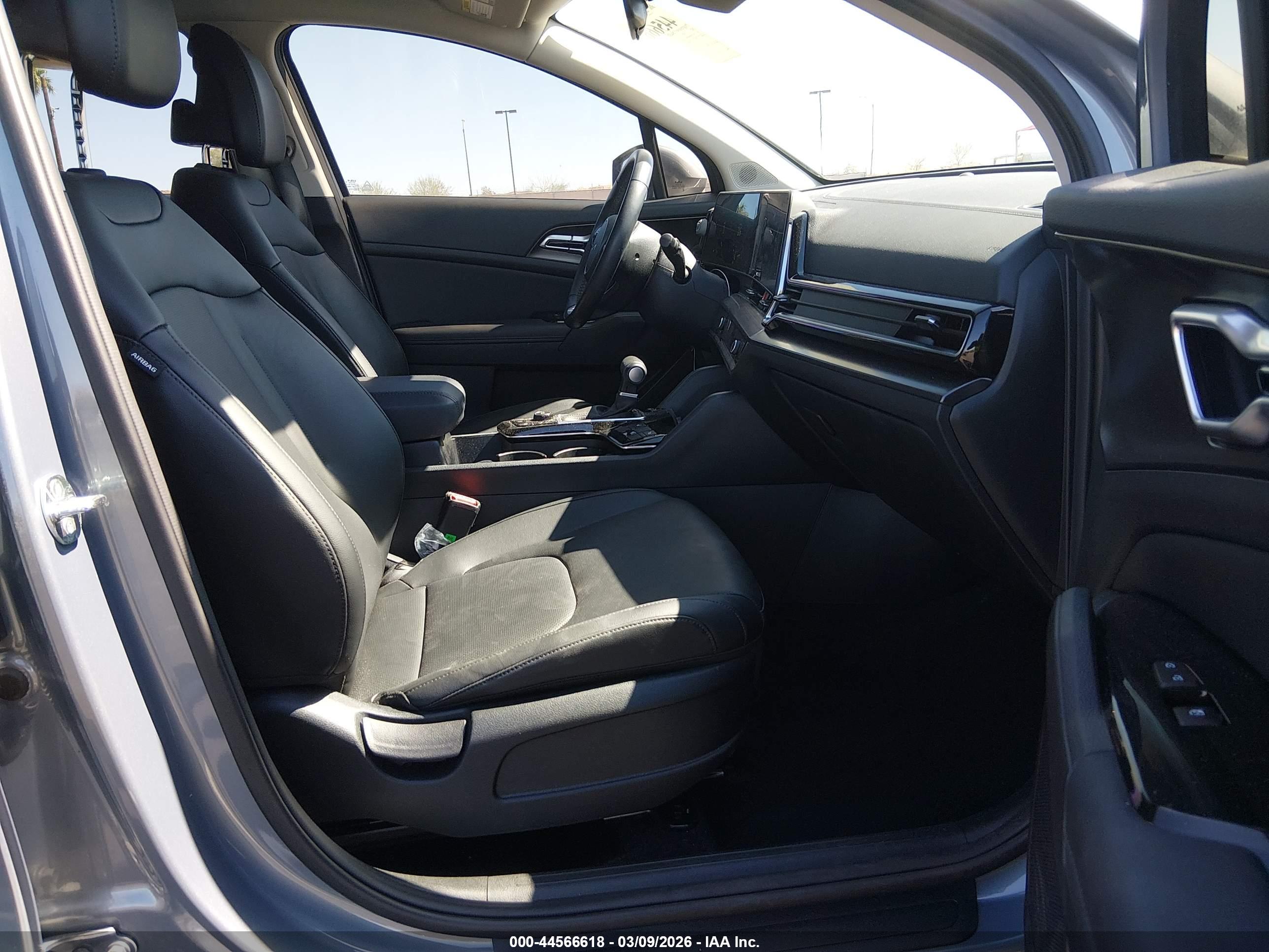 KIA SPORTAGE image 5