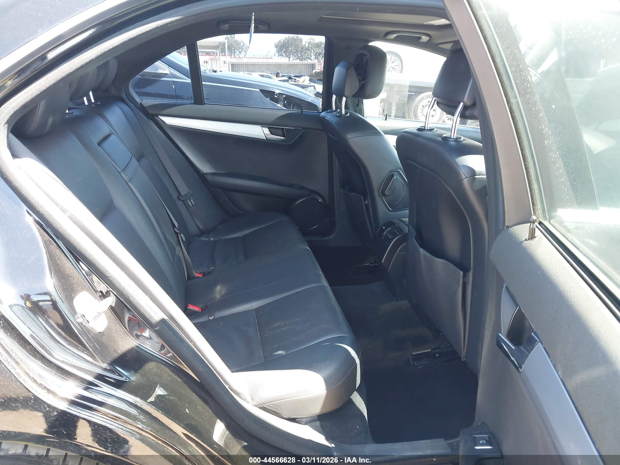 MERCEDES-BENZ C image 8