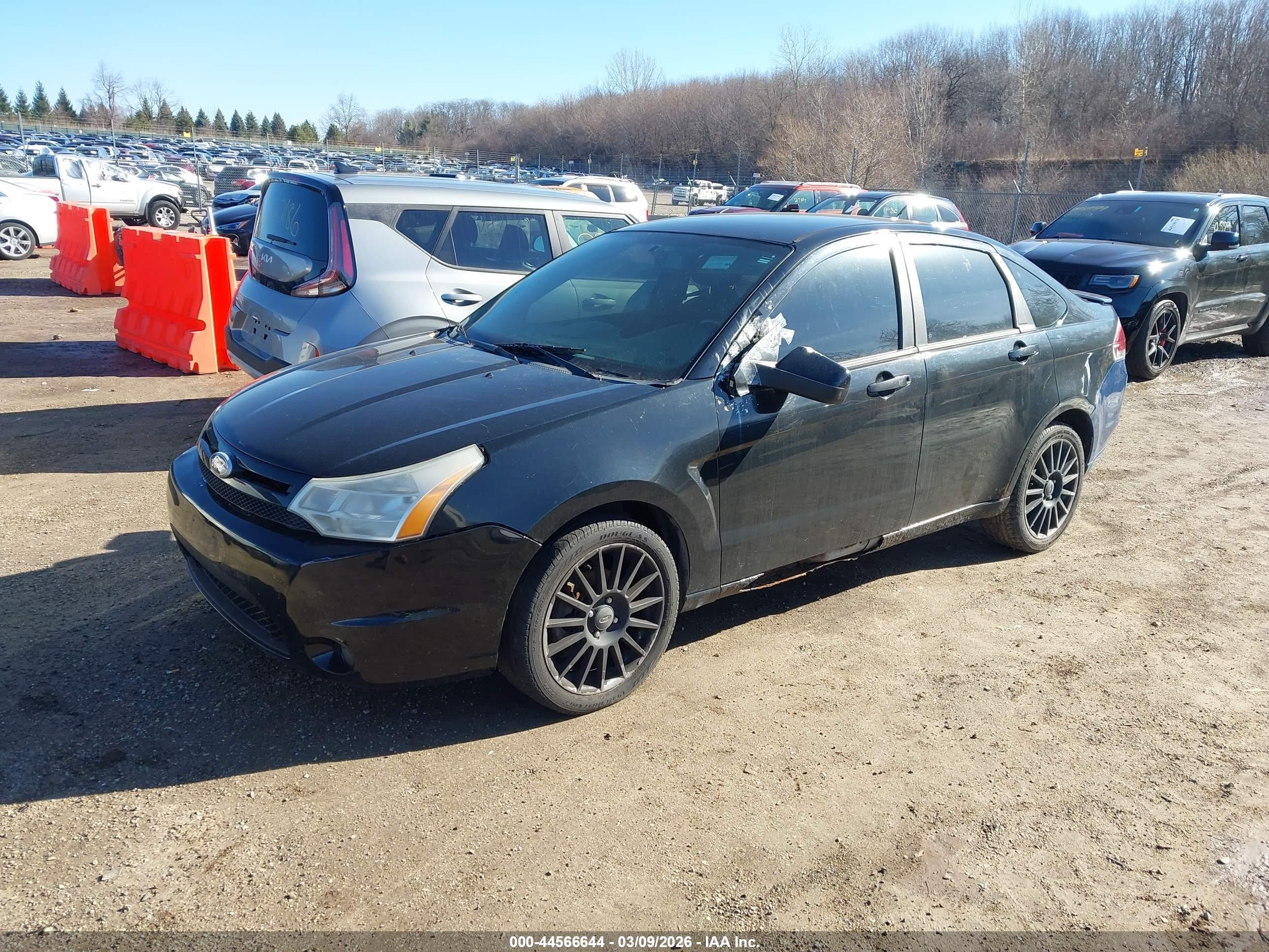 FORD FOCUS image 2