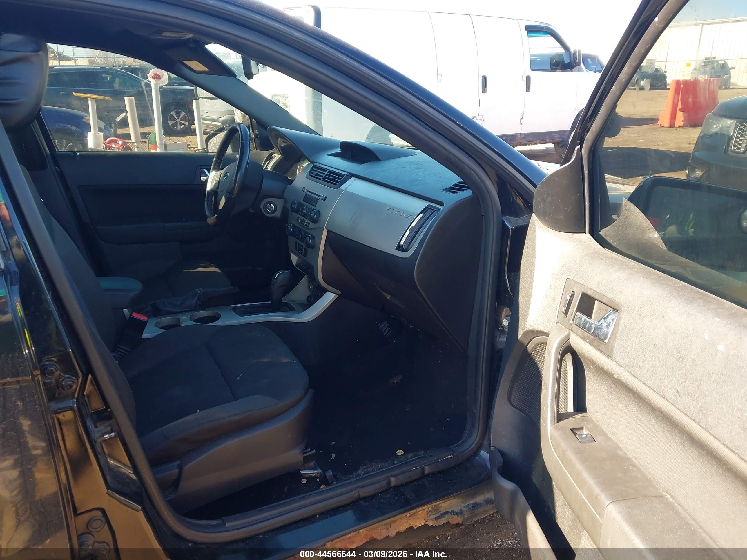 FORD FOCUS image 5