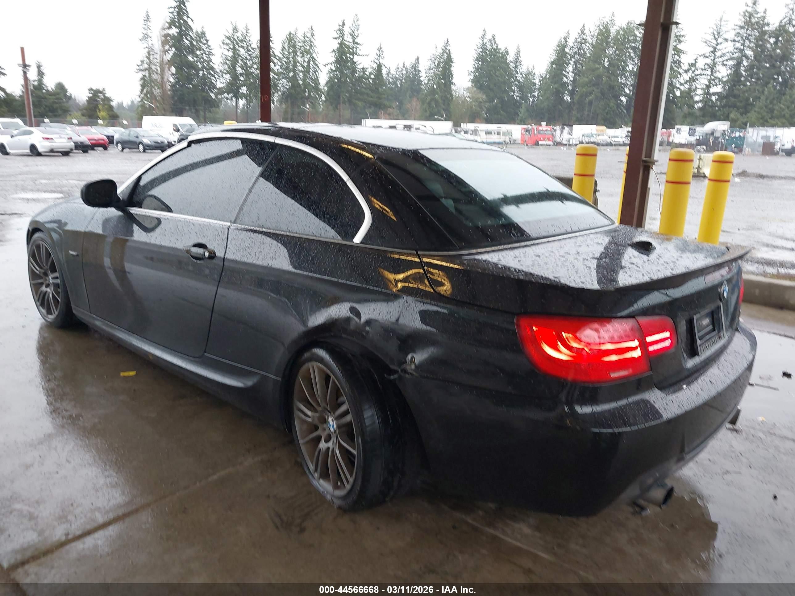 BMW 335I image 3
