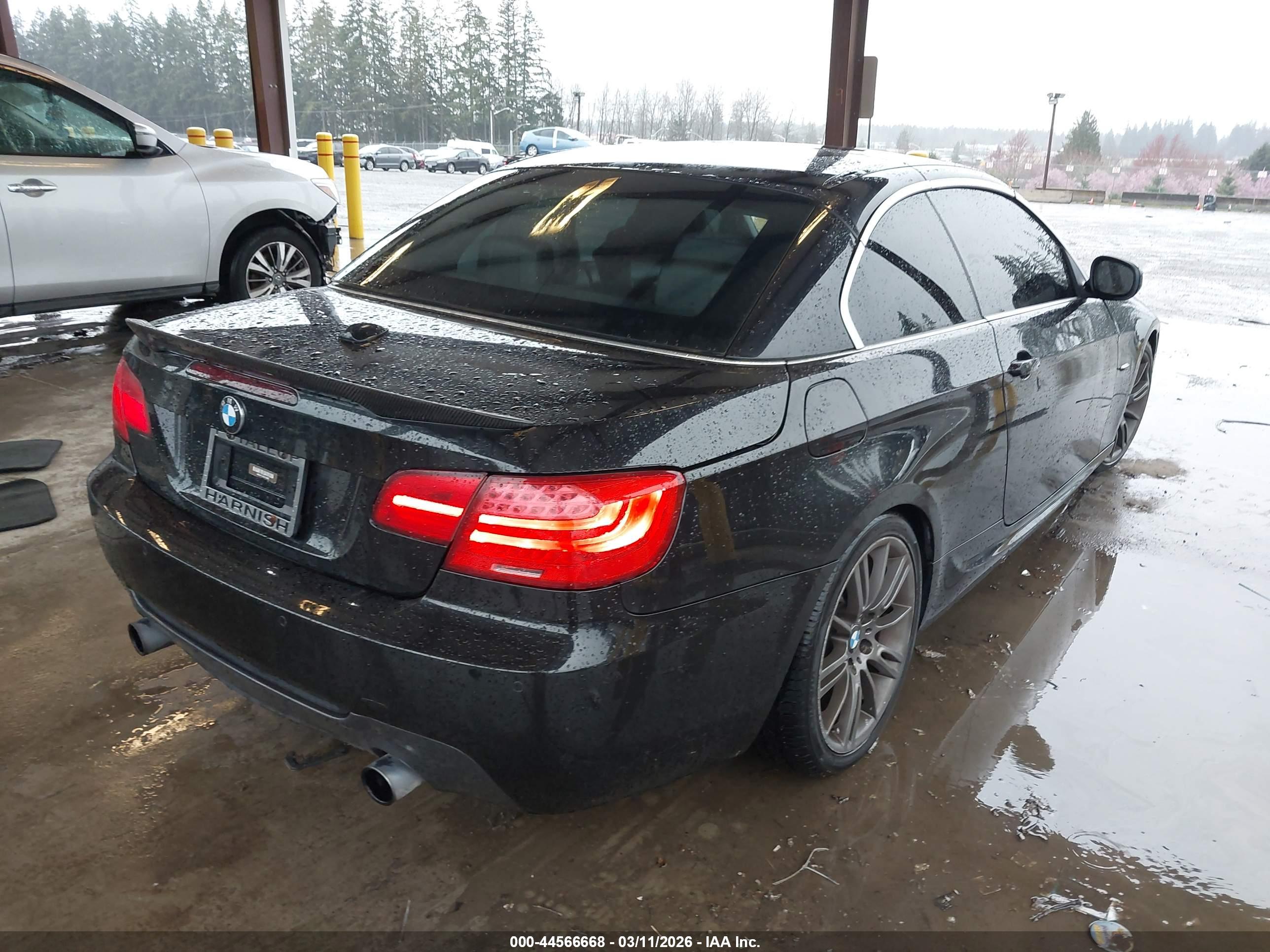 BMW 335I image 4