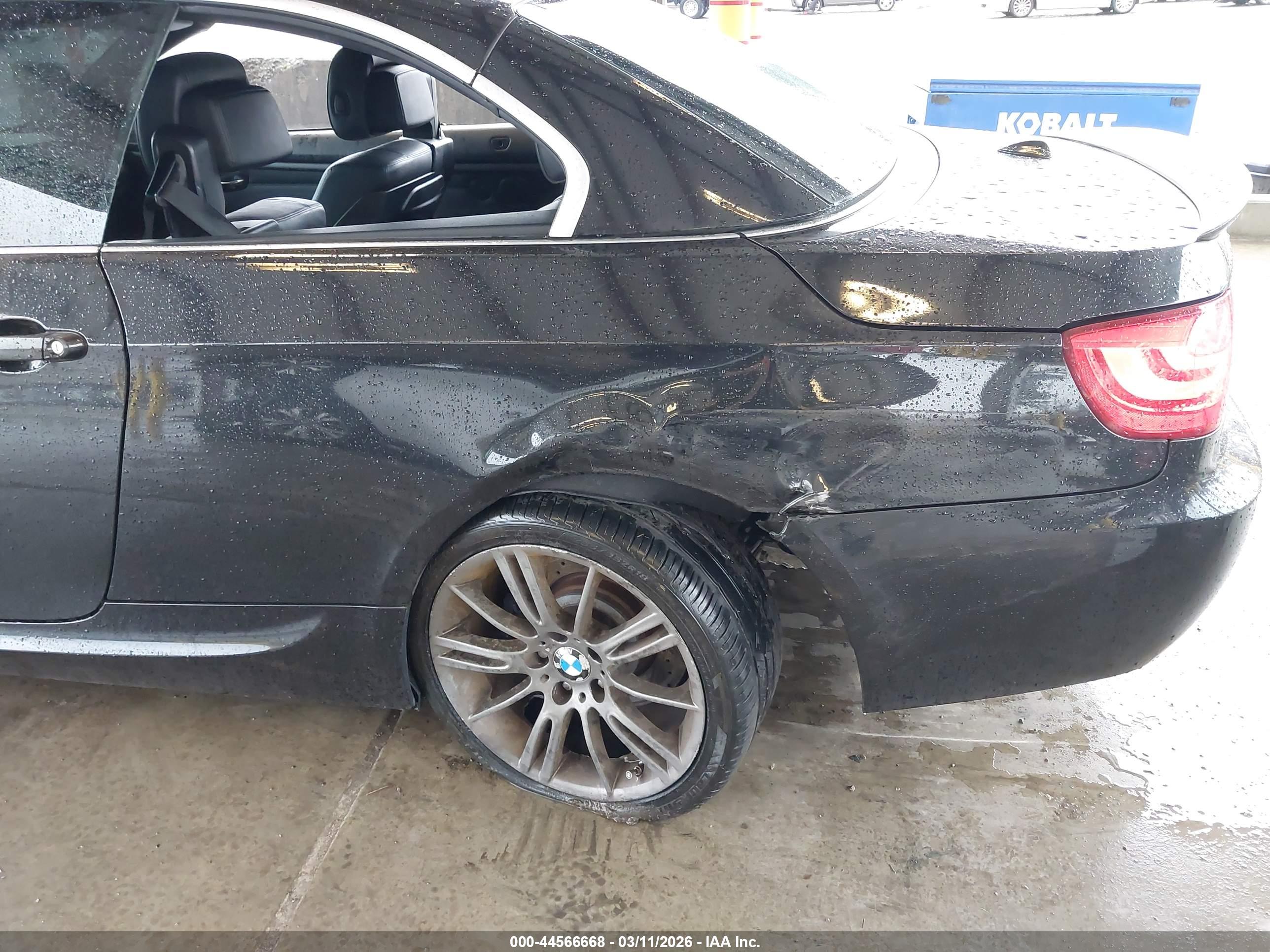 BMW 335I image 6
