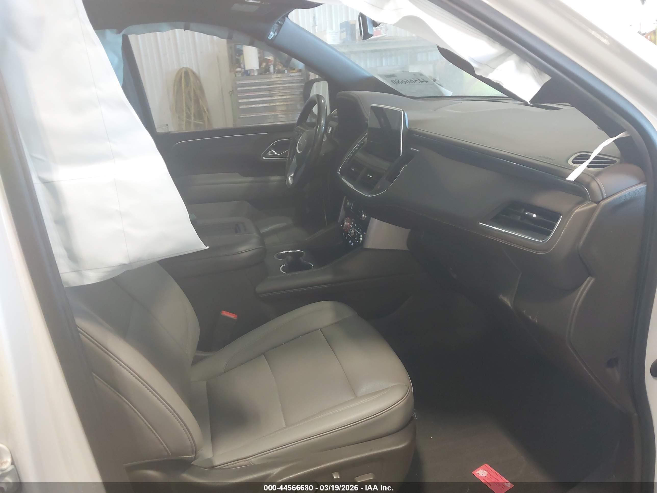GMC YUKON image 5