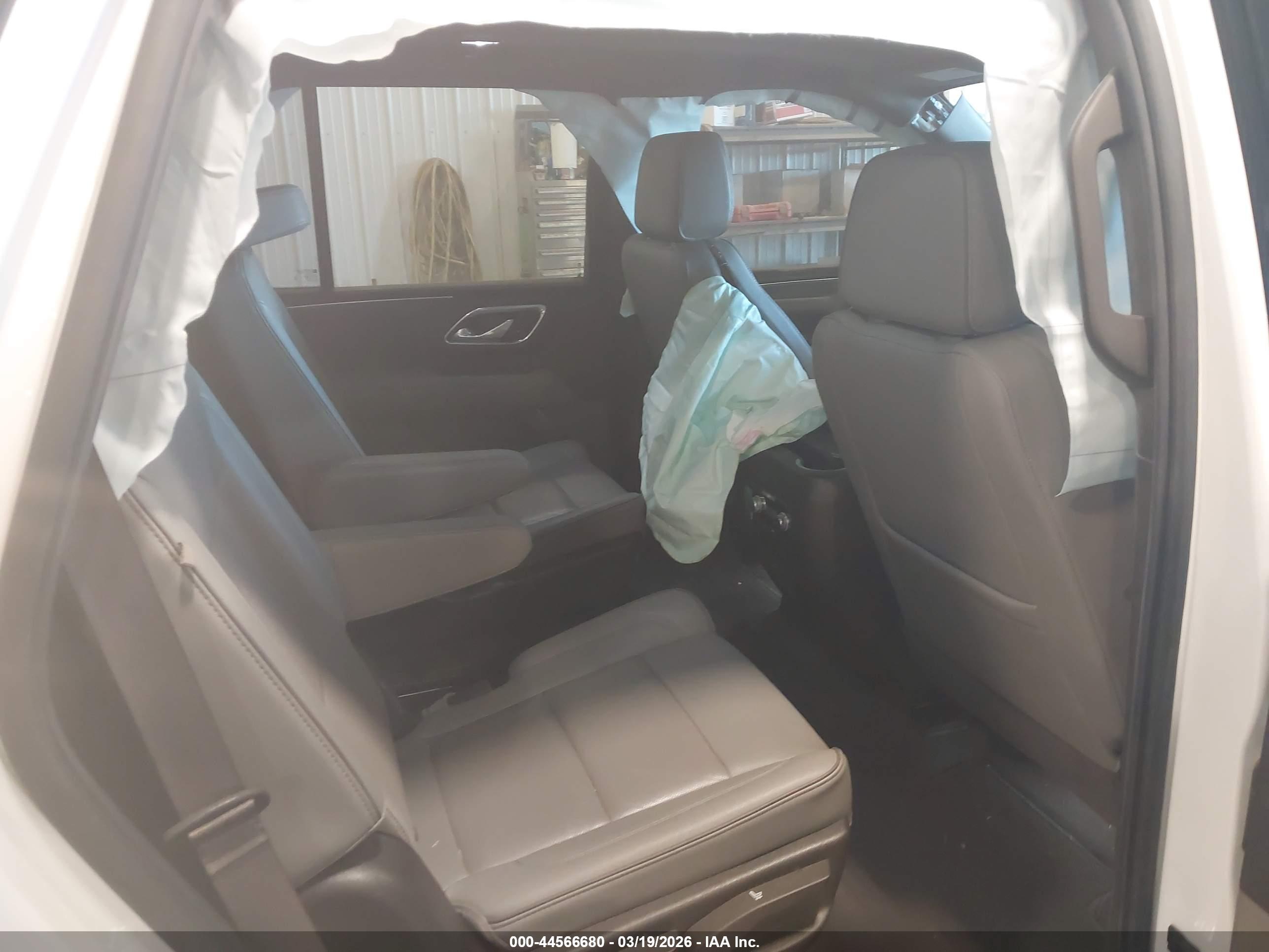 GMC YUKON image 8