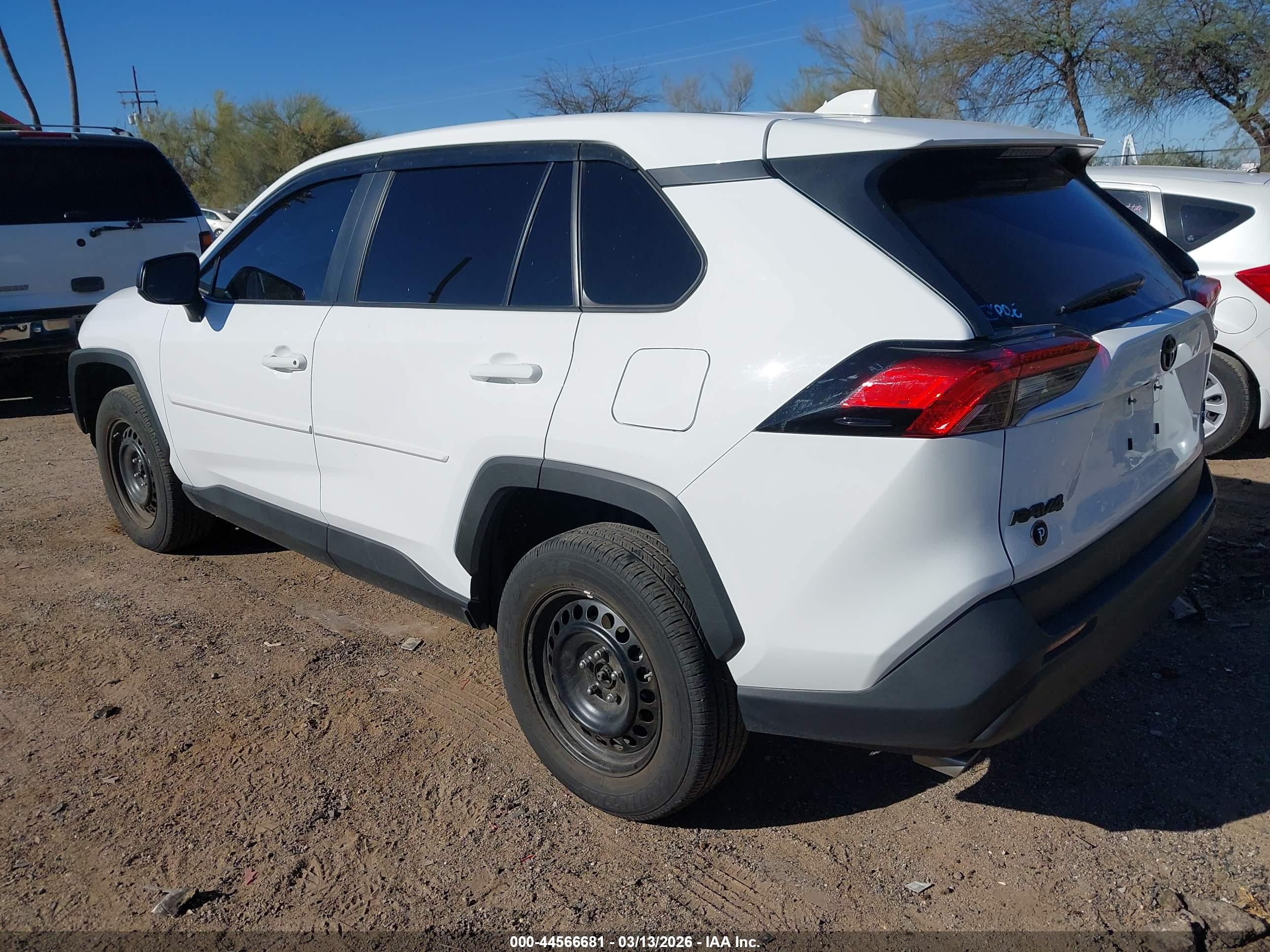 TOYOTA RAV4 image 3