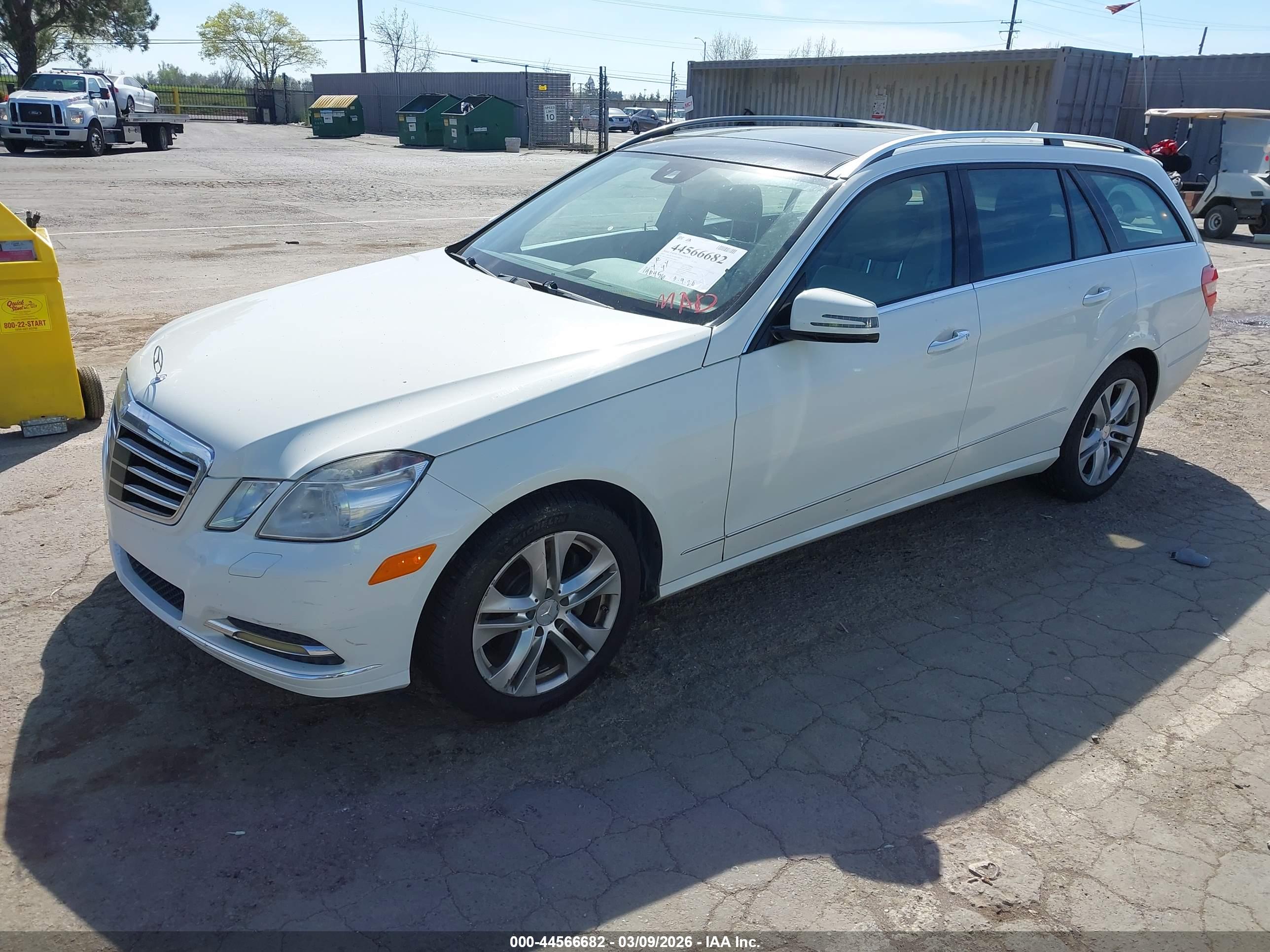 MERCEDES-BENZ E image 2