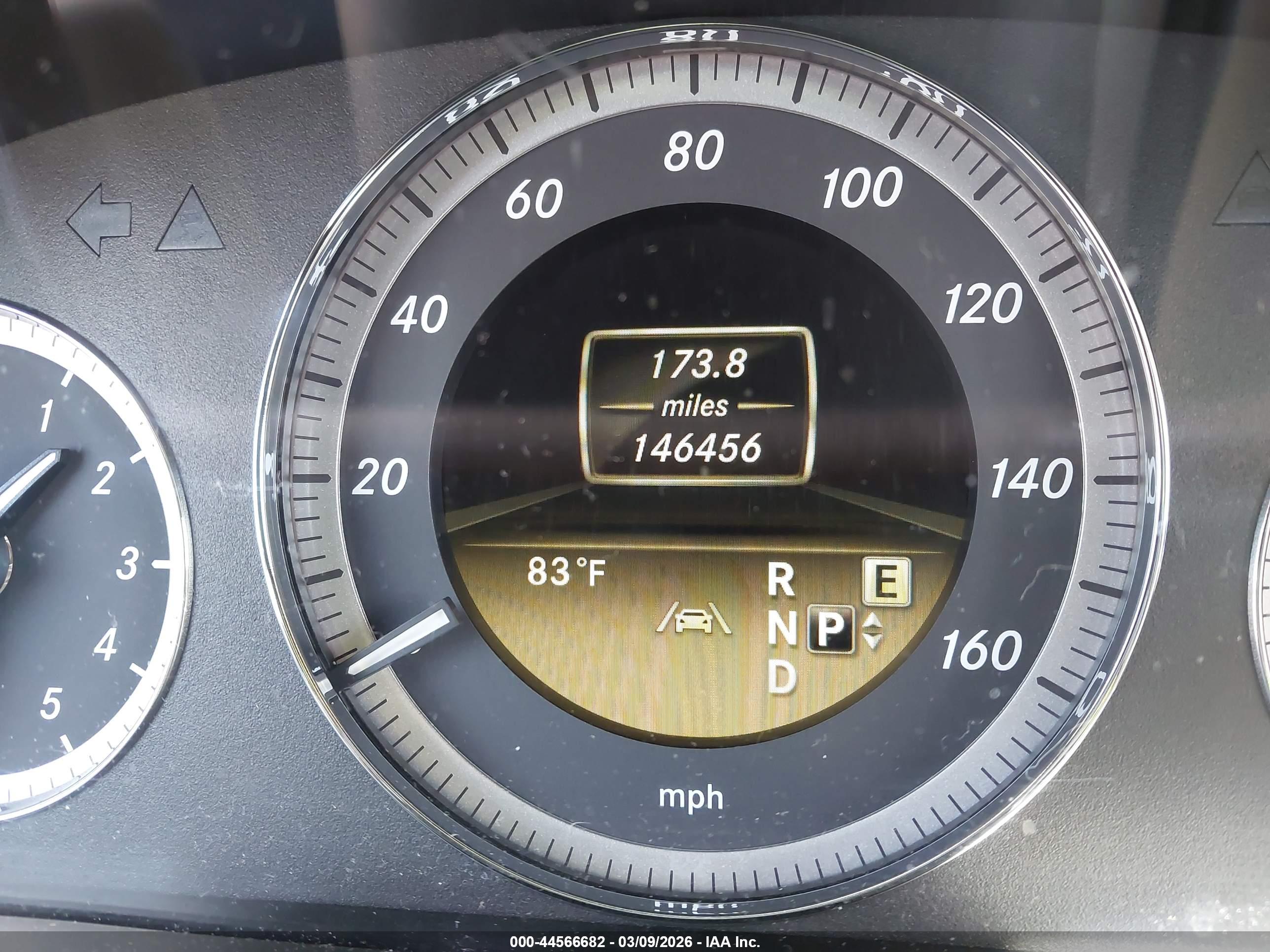 MERCEDES-BENZ E image 7