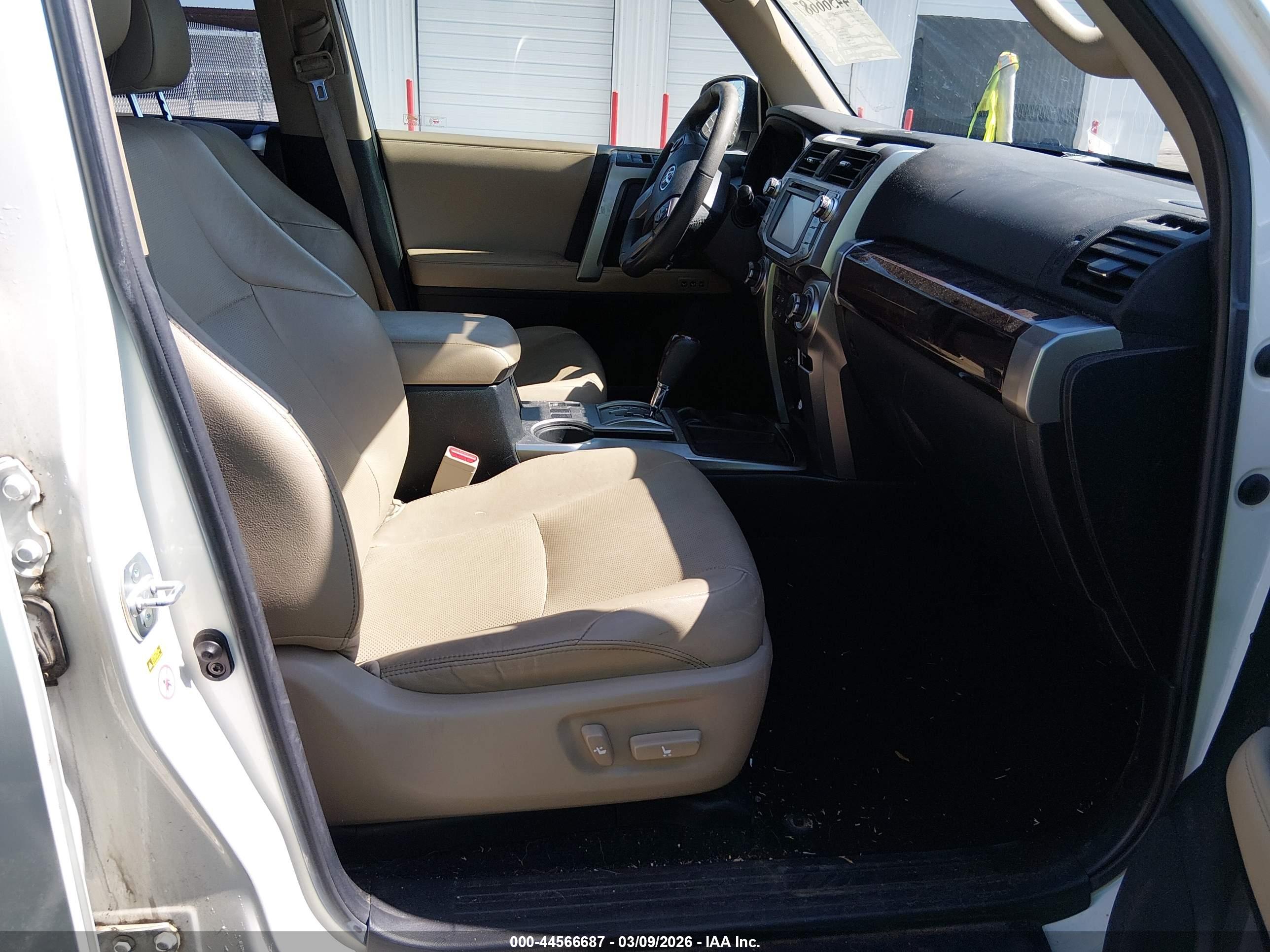 TOYOTA 4RUNNER image 5