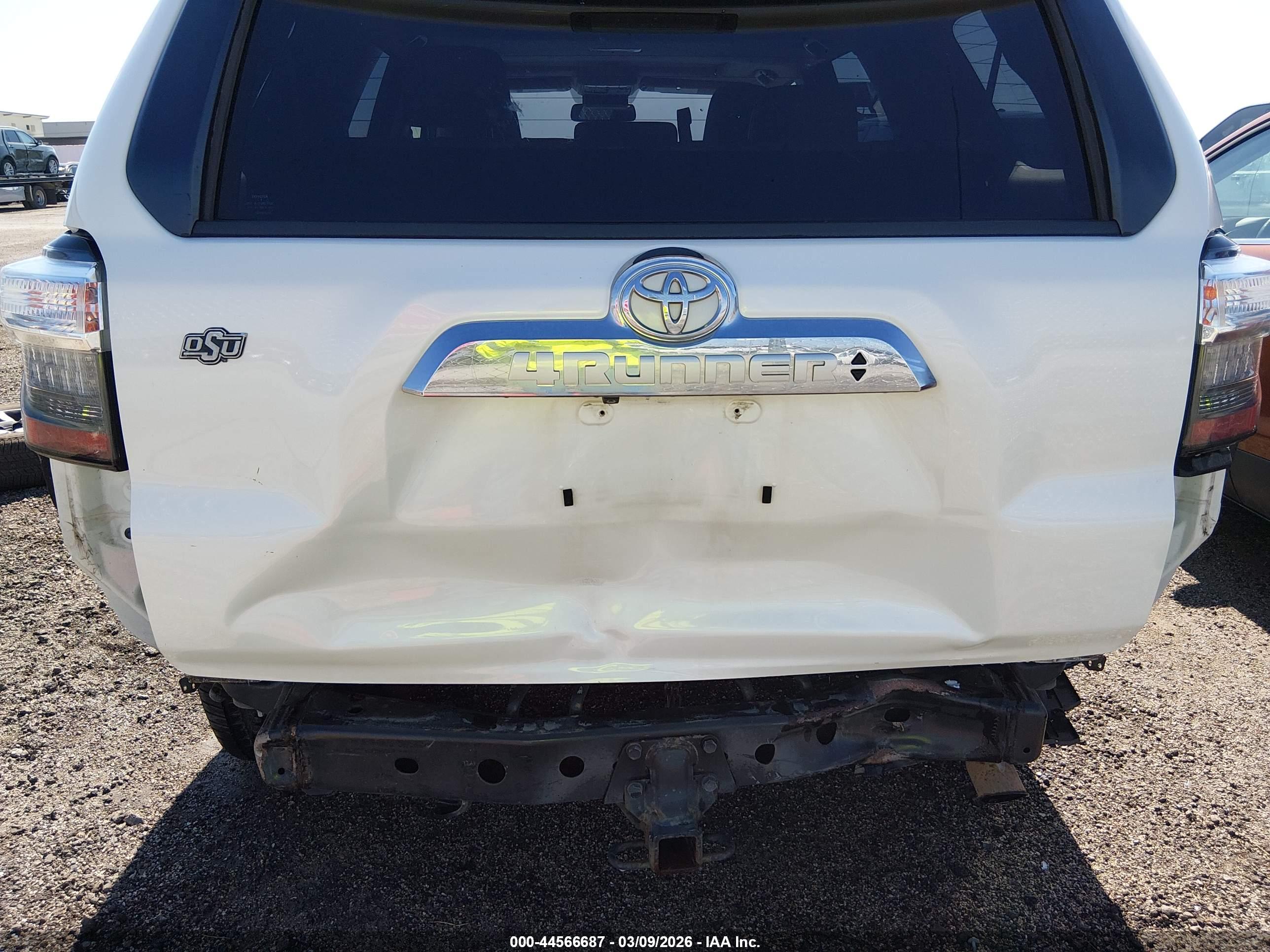 TOYOTA 4RUNNER image 6