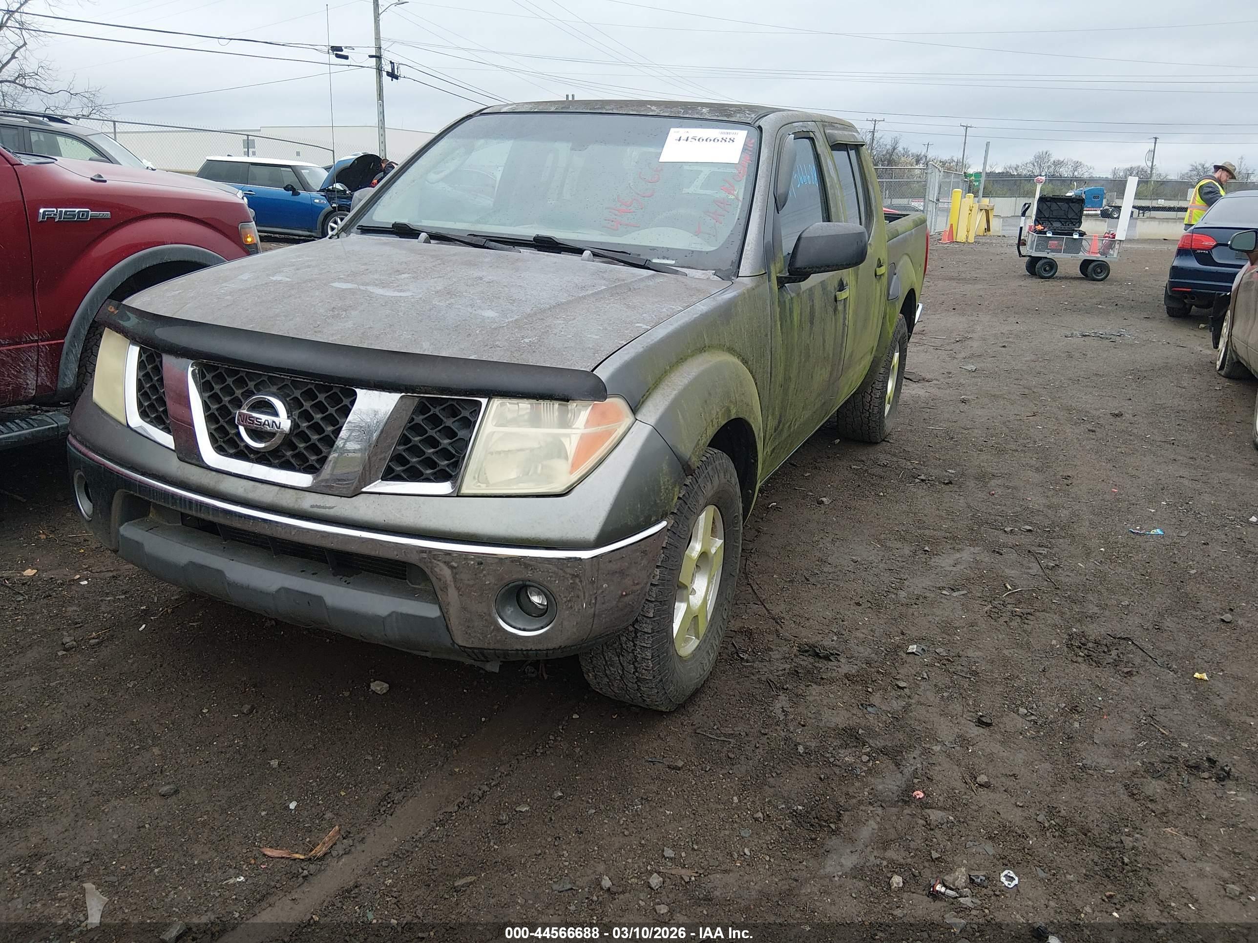 NISSAN FRONTIER image 2